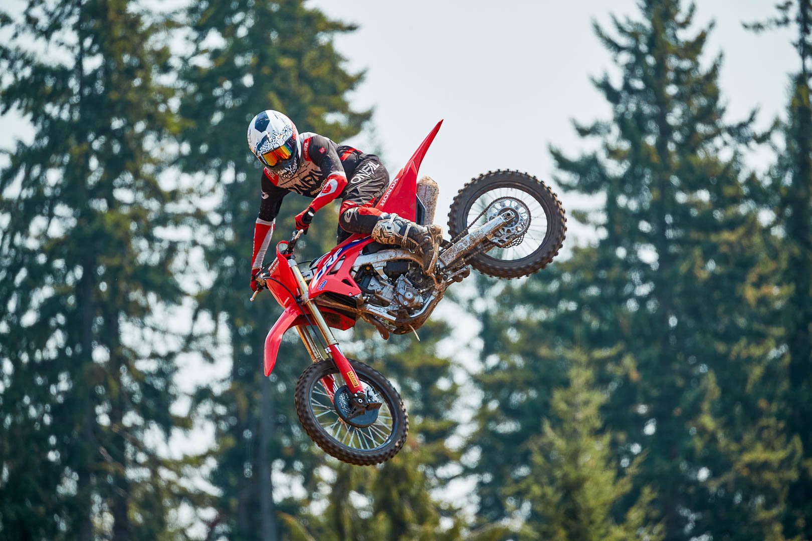 2022 Honda CRF250R Review (13 Fast Facts for Motocross Racing)