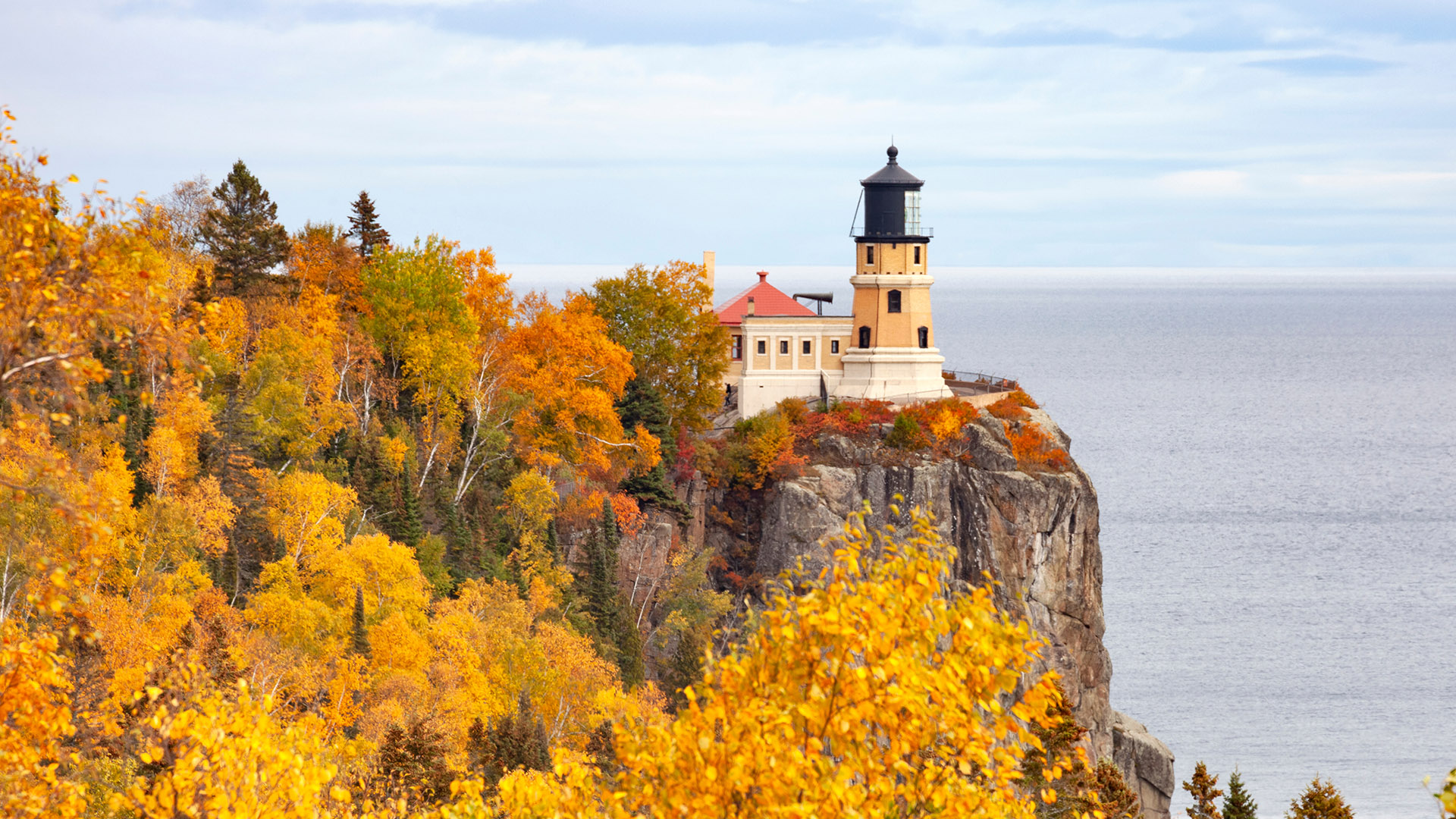 Split Rock lighthouse on the north shore of Lake Superior in Minnesota during autumn, USA. Windows Spotlight Image