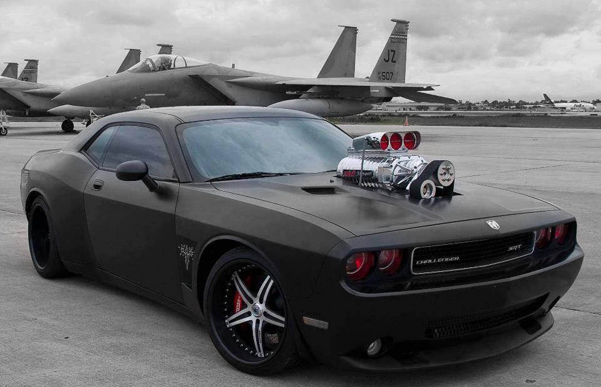 Download Dodge Challenger Gtx V8 Engine Wallpaper