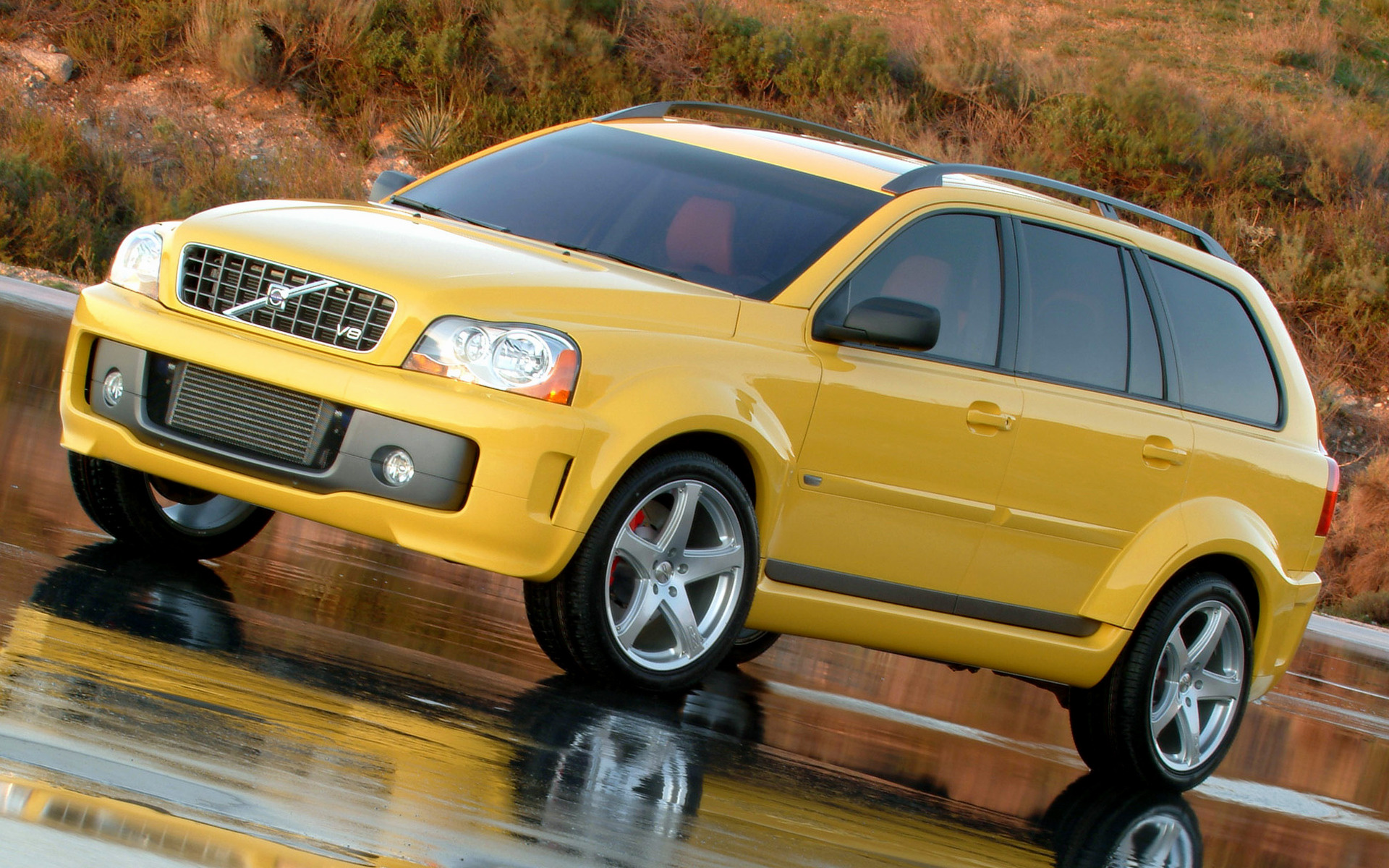 Volvo XC90 Supercharged V8 and HD Image