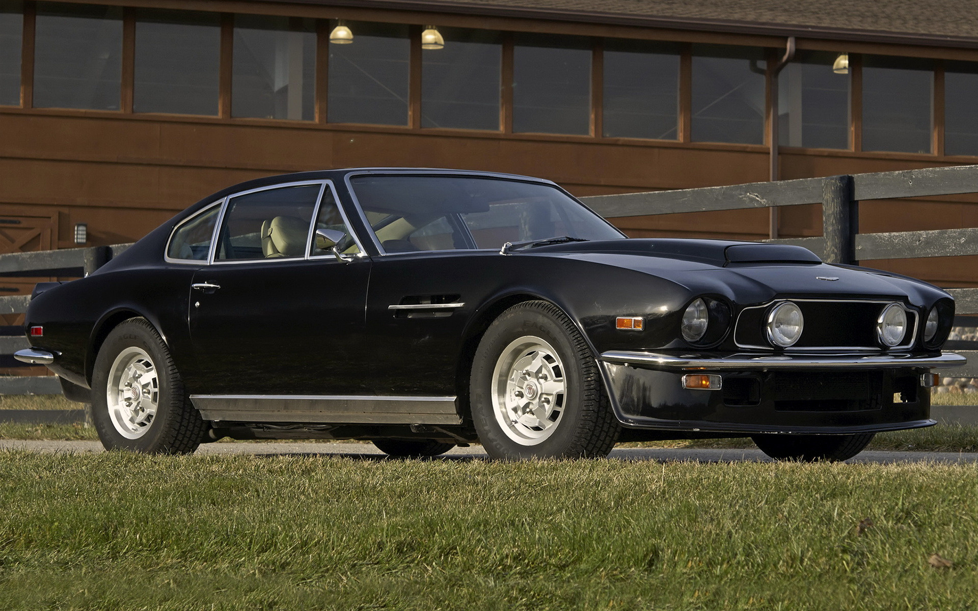 Aston Martin V8 Vantage and HD Image