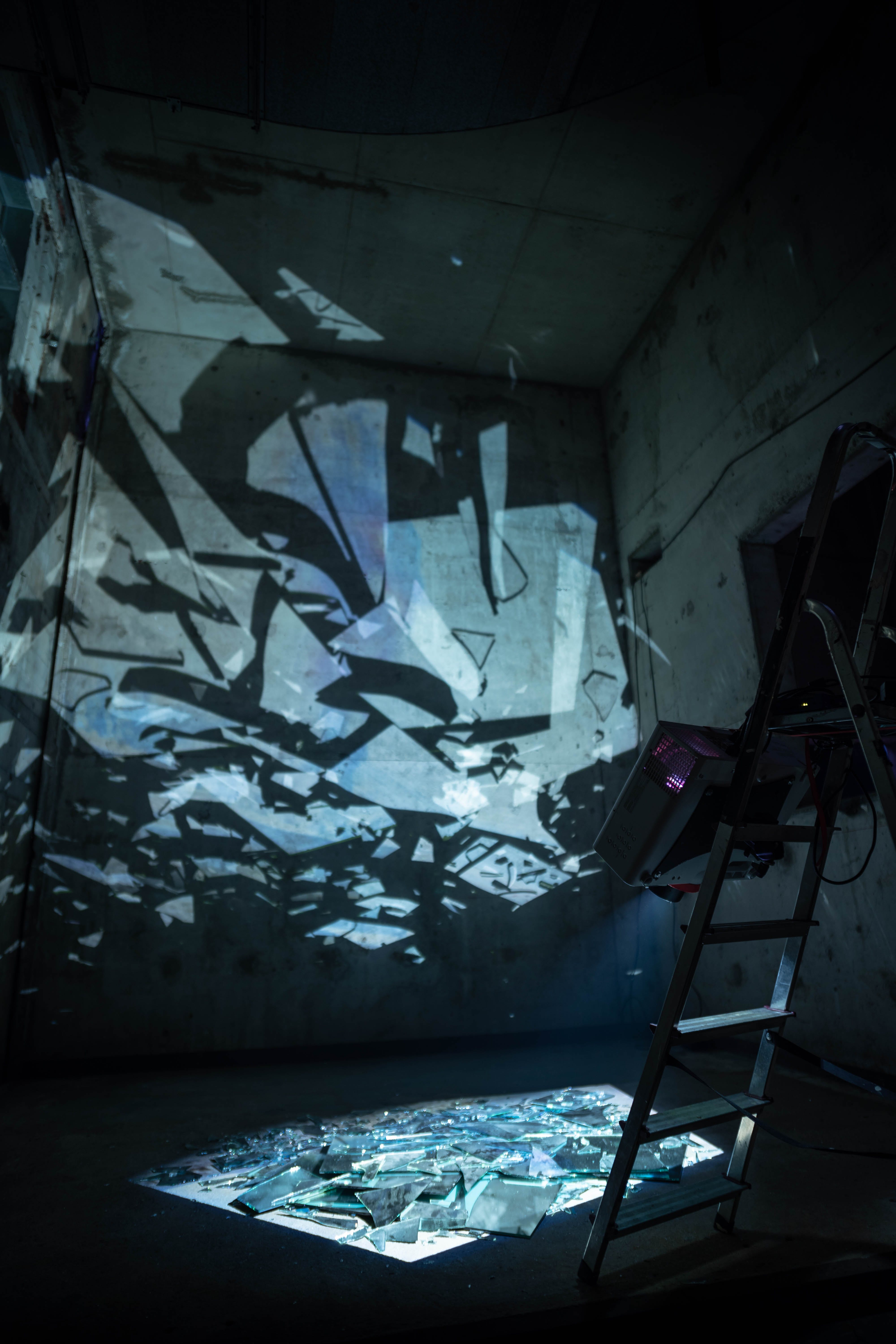 Broken Mirror Photo, Download The BEST Free Broken Mirror & HD Image