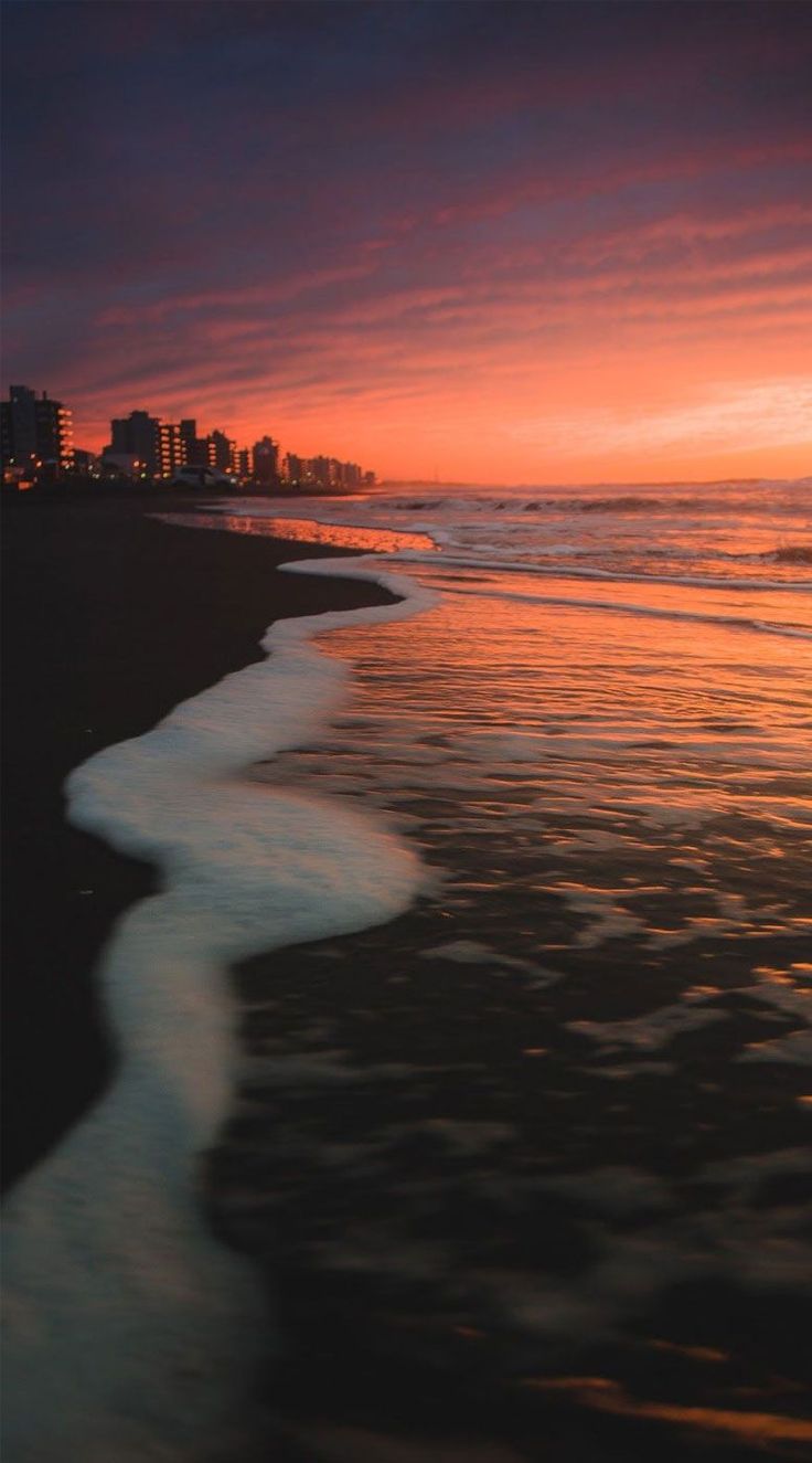 Beautiful sky iphone wallpaper, sunset iphone wallpaper, sunrise iphone wallpaper #sunset #sunr. Beach wallpaper, Beach wallpaper iphone, Beach sunset wallpaper