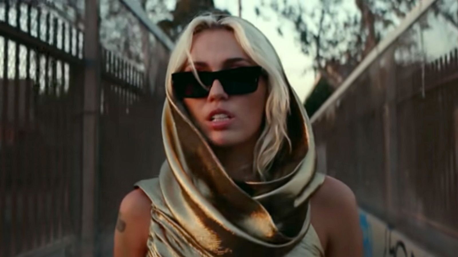 Miley Cyrus releases new music video for her latest single, 'Flowers' Morning America