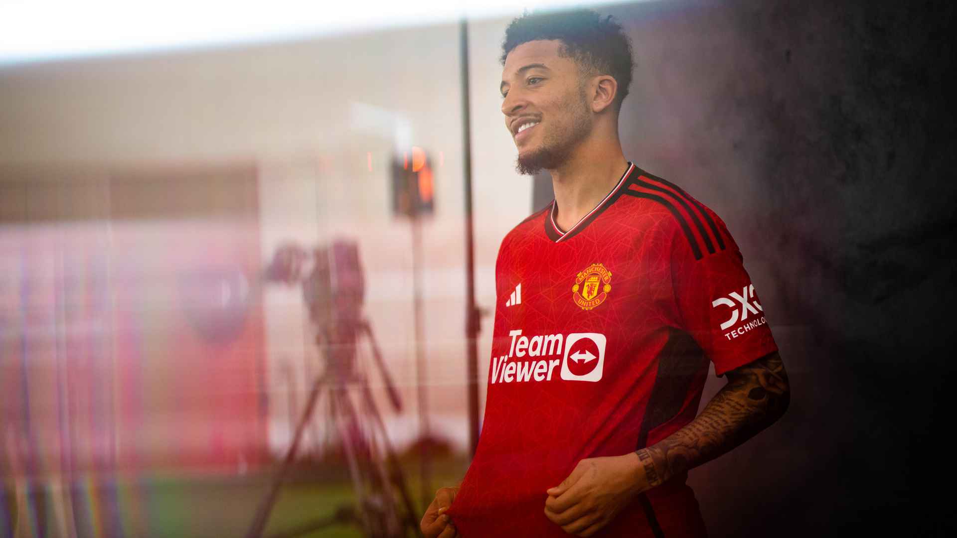 Gallery: Behind The Scenes Pics Of New 2023 24 Man Utd Home Kit Photohoot