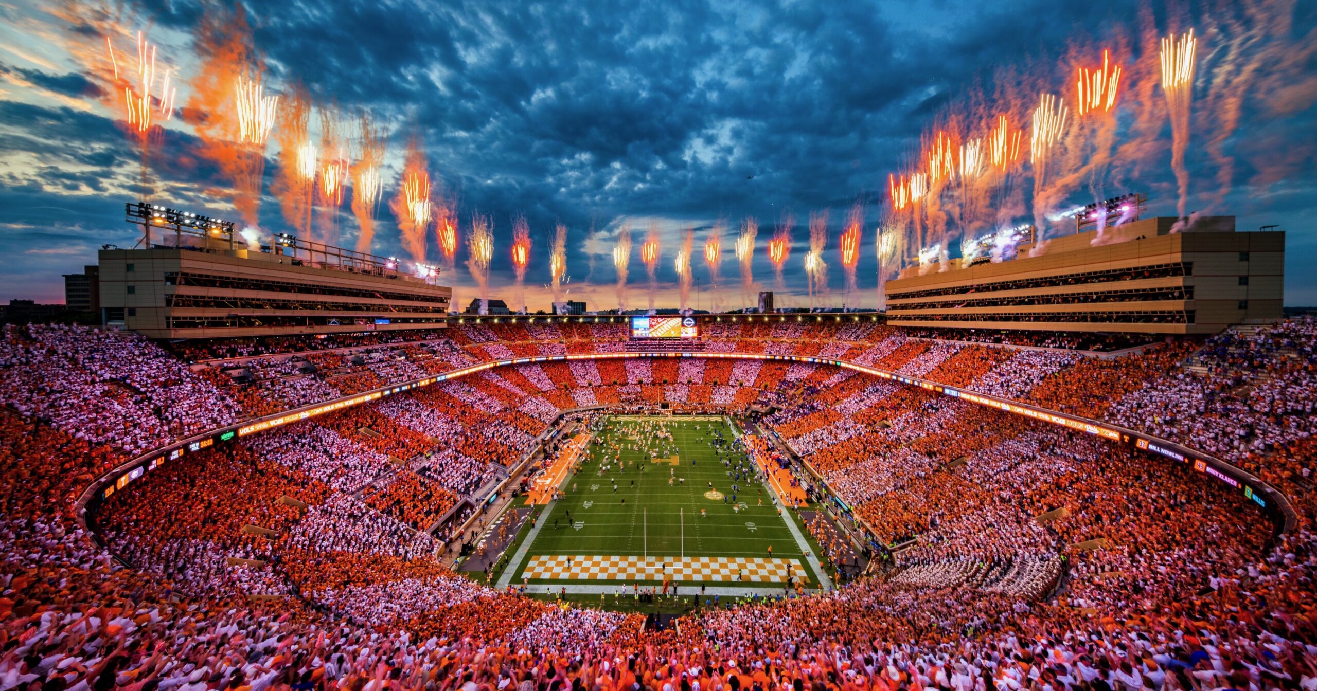 Georgia OL: Neyland Stadium 'is the best stadium in the SEC'