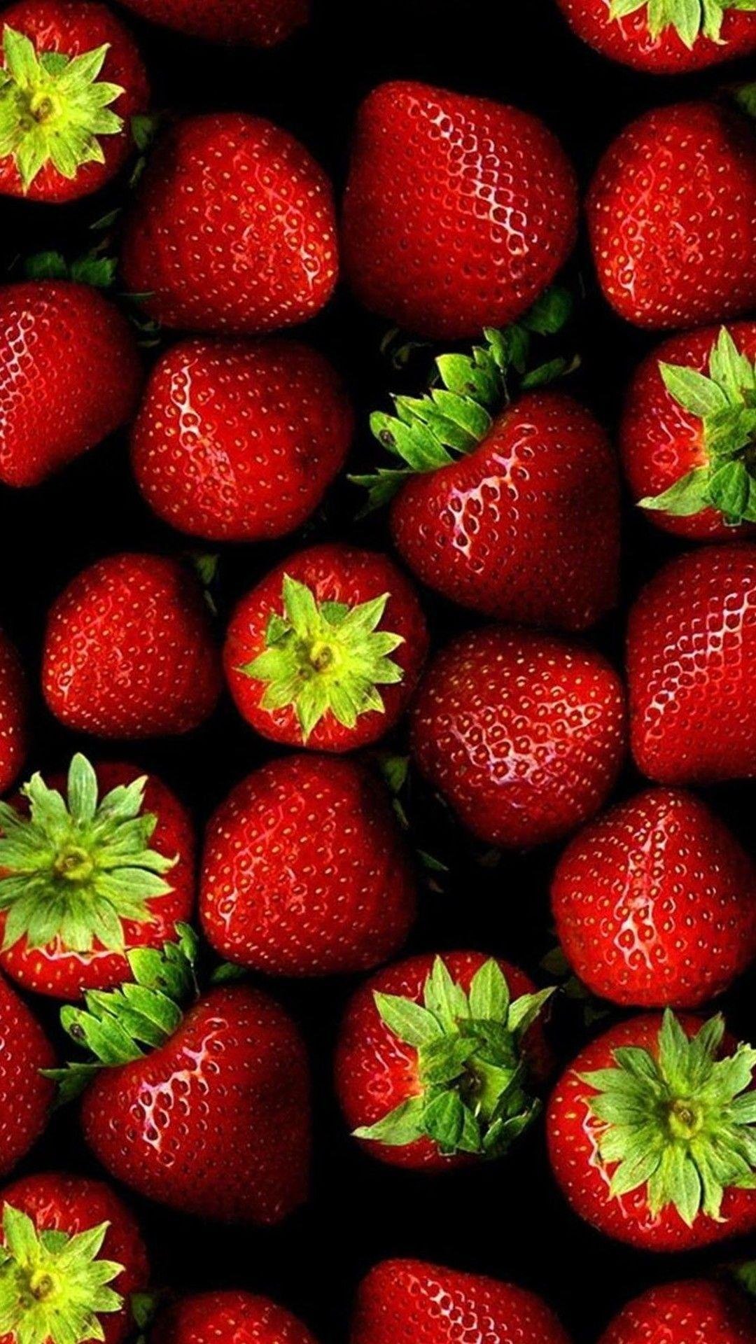 Fresh strawberries Wallpaper Download