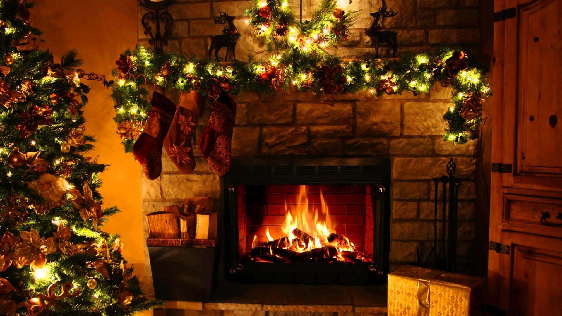 Download Relaxing Christmas Fireplace