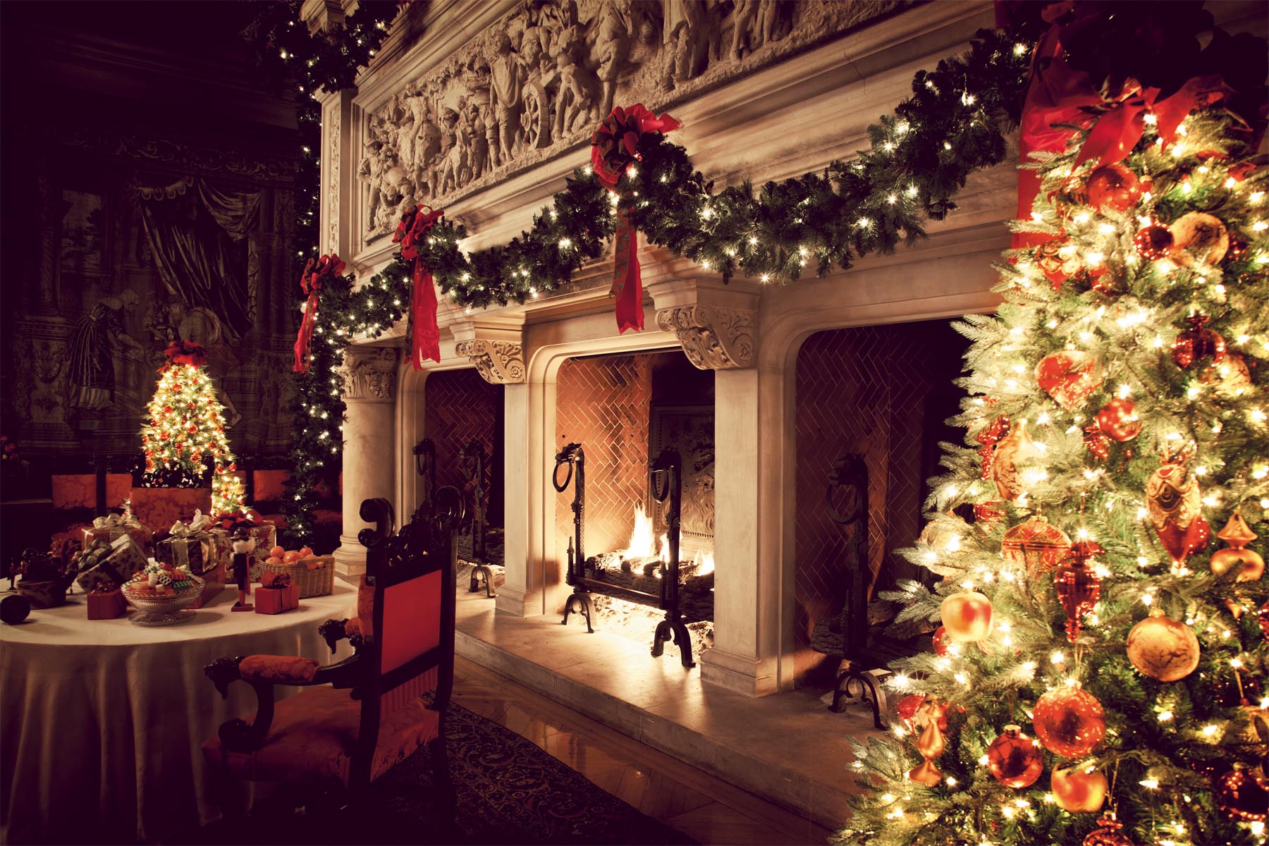 Christmas fireplace fire holiday festive decorations j wallpaperx1200