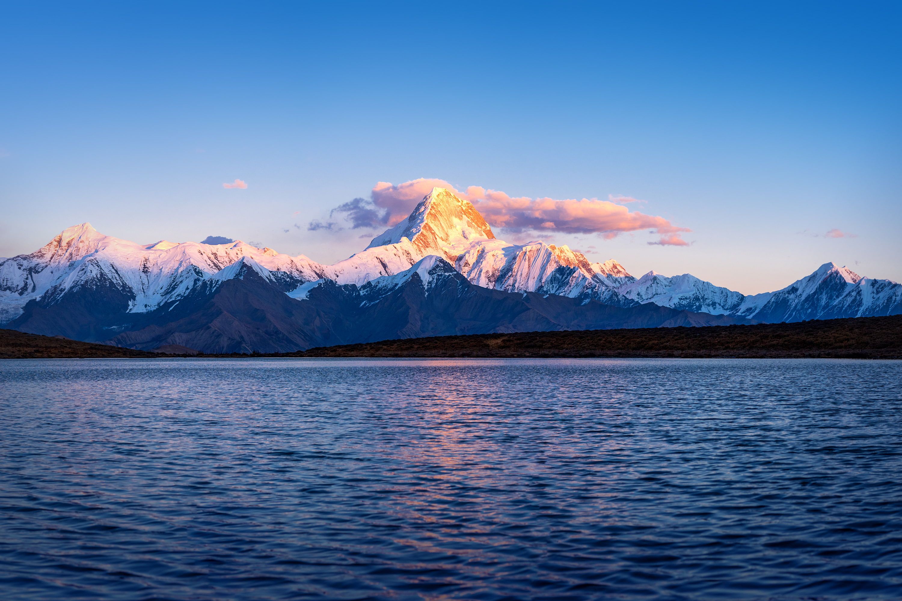 Huawei MateBook X Sunny day #Stock #Summit #Mountains K #wallpaper #hdwallpaper #desktop. Beautiful photo of nature, Mountain wallpaper, Wallpaper