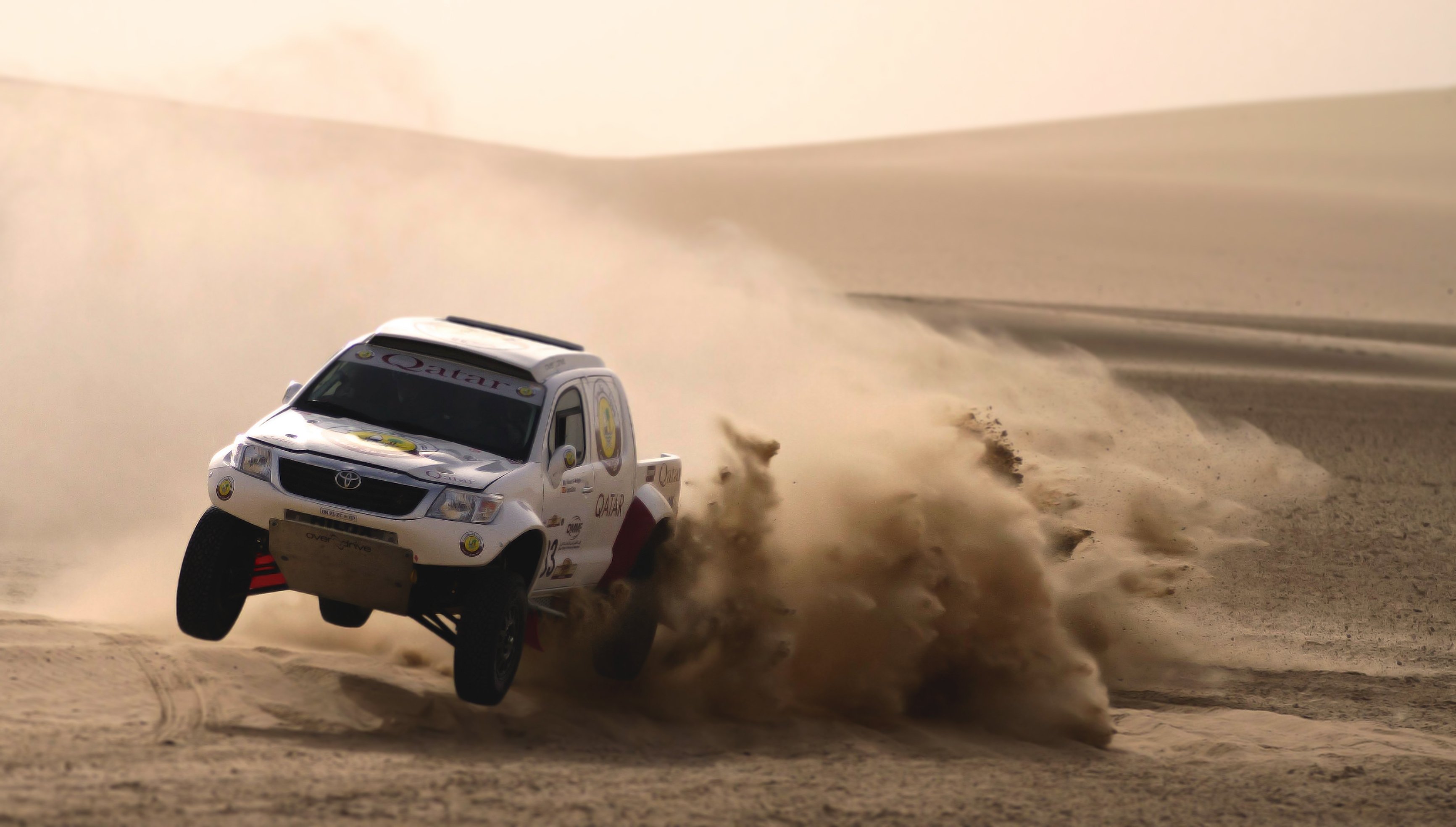 Toyota hilux rally dakar car wallpaperx1968