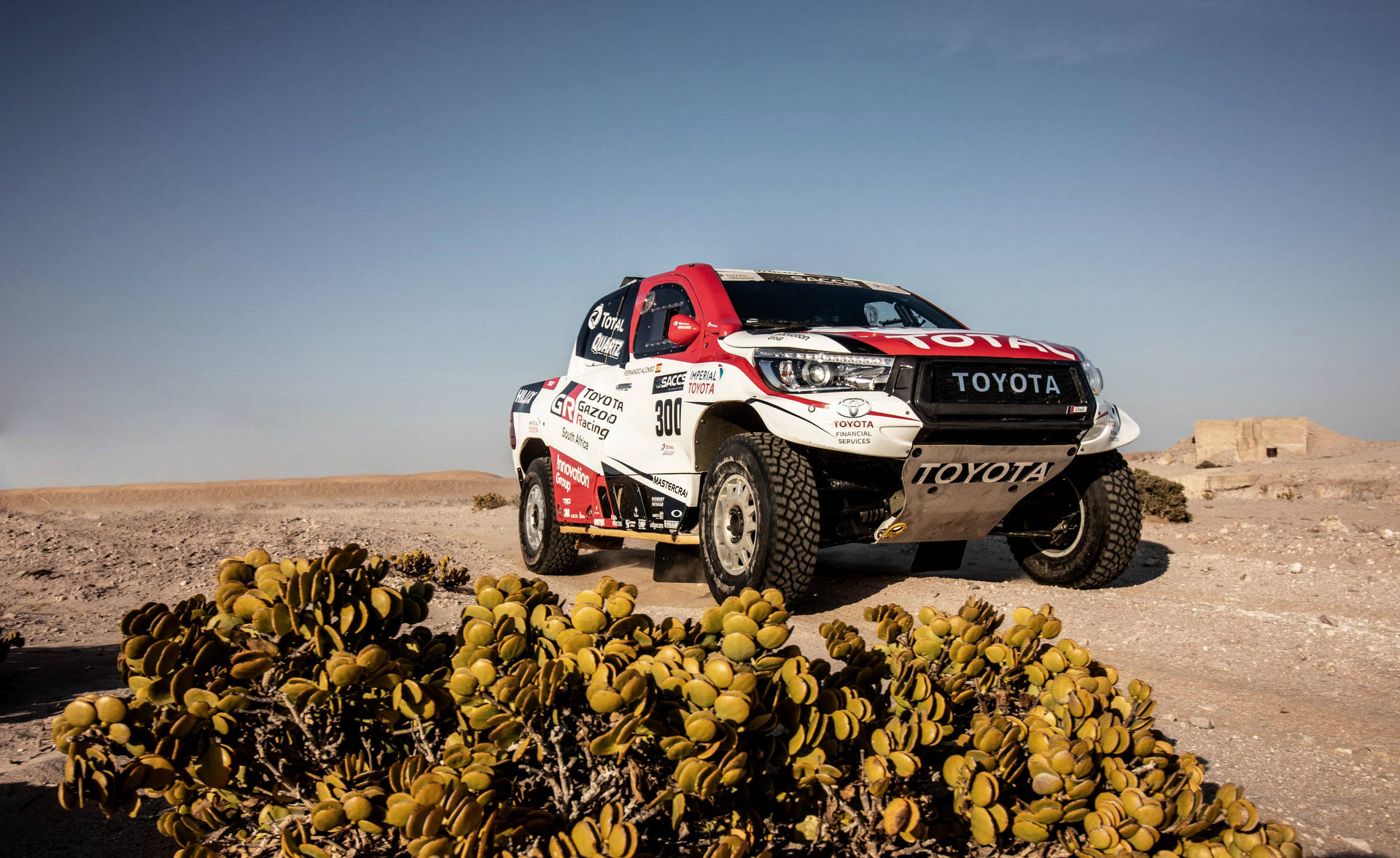 Download Red And White Hilux Toyota 4K Wallpaper