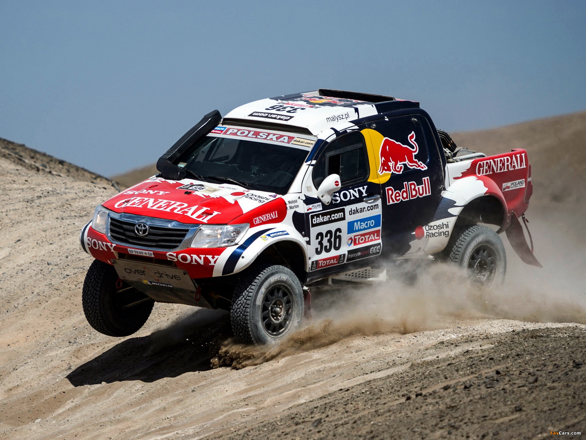 Toyota Hilux Rally Car 2012 wallpaper (1920x1440)