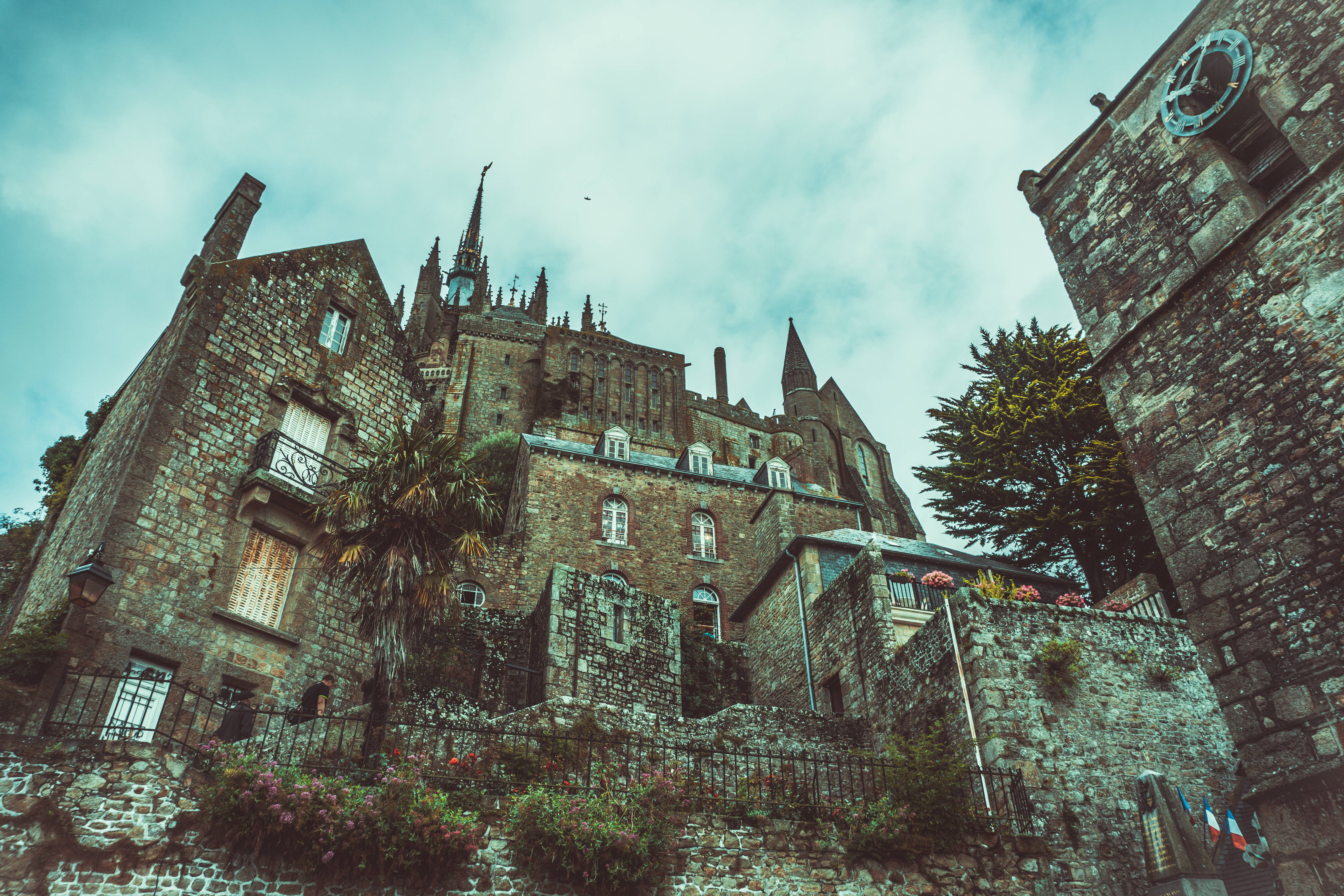 Download Spooky Haunted Castle Wallpaper