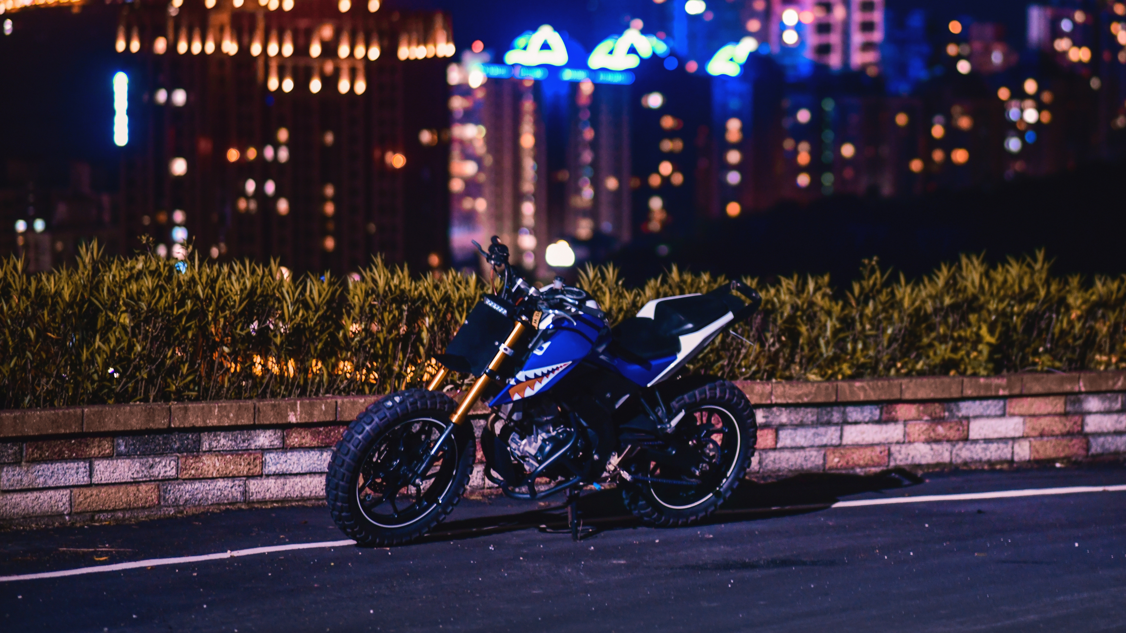 Download wallpaper 3840x2160 sports bike, night, city 4k wallpaper, uhd wallpaper, 16:9 widescreen 3840x2160 HD background, 21635