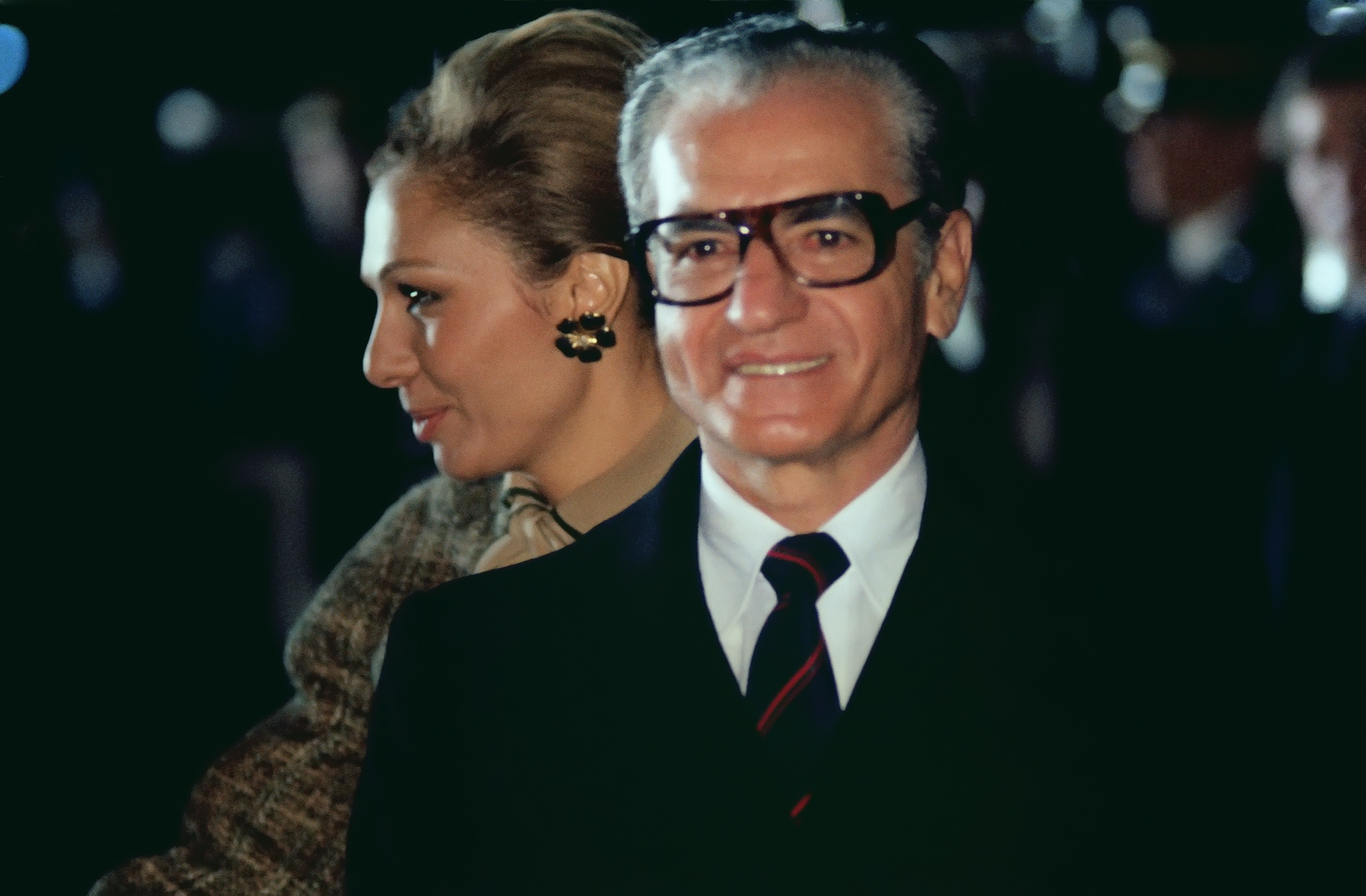 Farah Pahlavi: The United States Attempted To Hand Over The Shah To Khomeini In The Azores. My East West