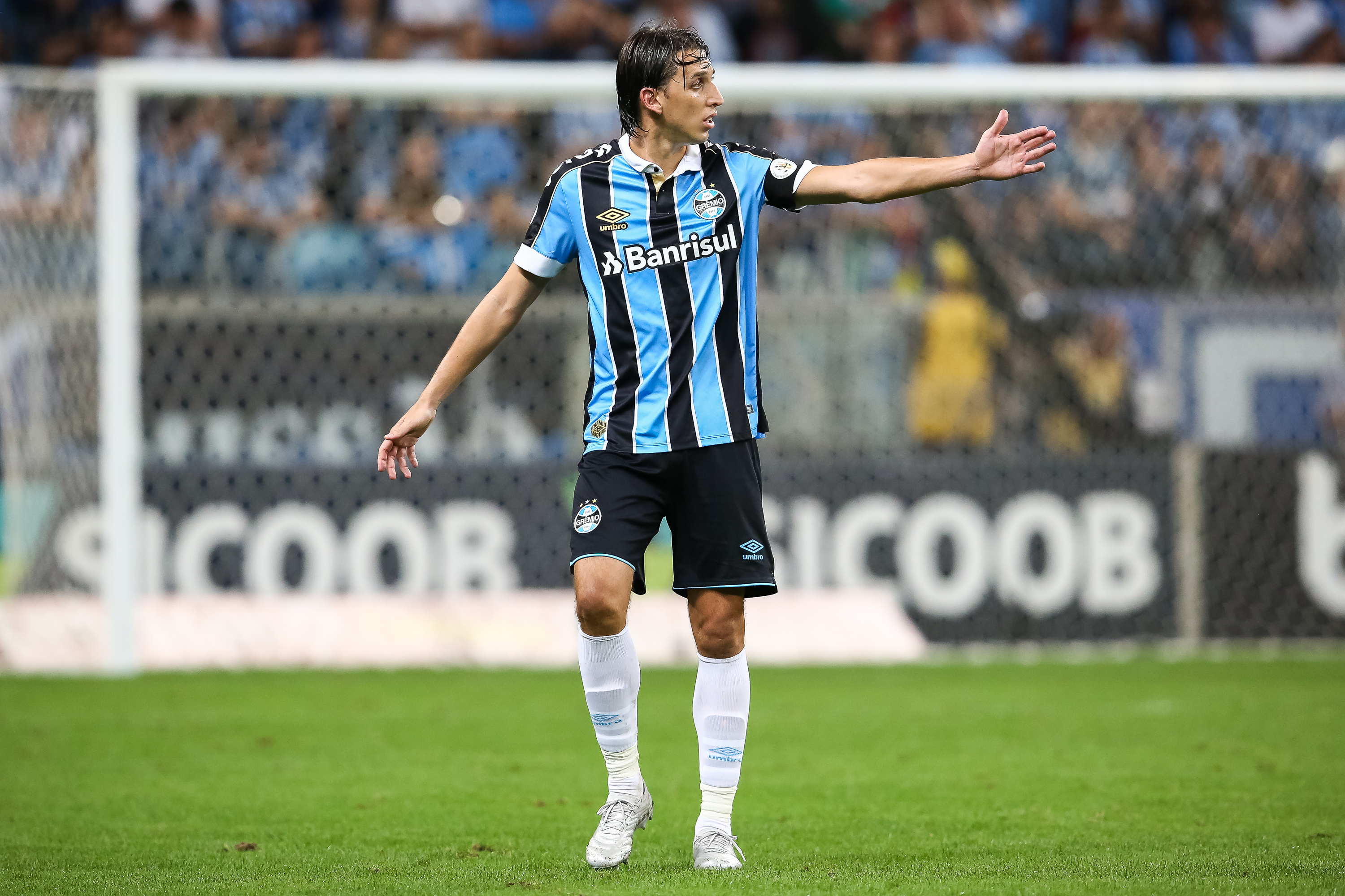 Grêmio comunica que Pedro Geromel vai passar por cirurgia no joelho direito