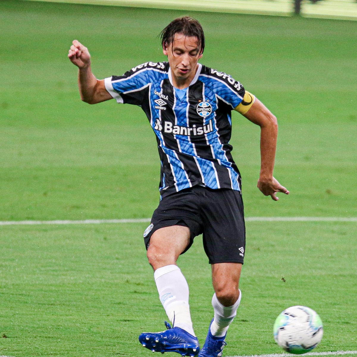 Geromel volta a ser relacionado pelo Grêmio e vai para Argentina enfrentar o Lanús