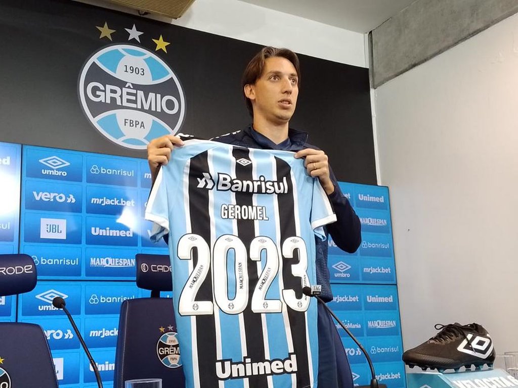 Geromel comemora renovação para 2023: Vou encerrar minha carreira no Grêmio