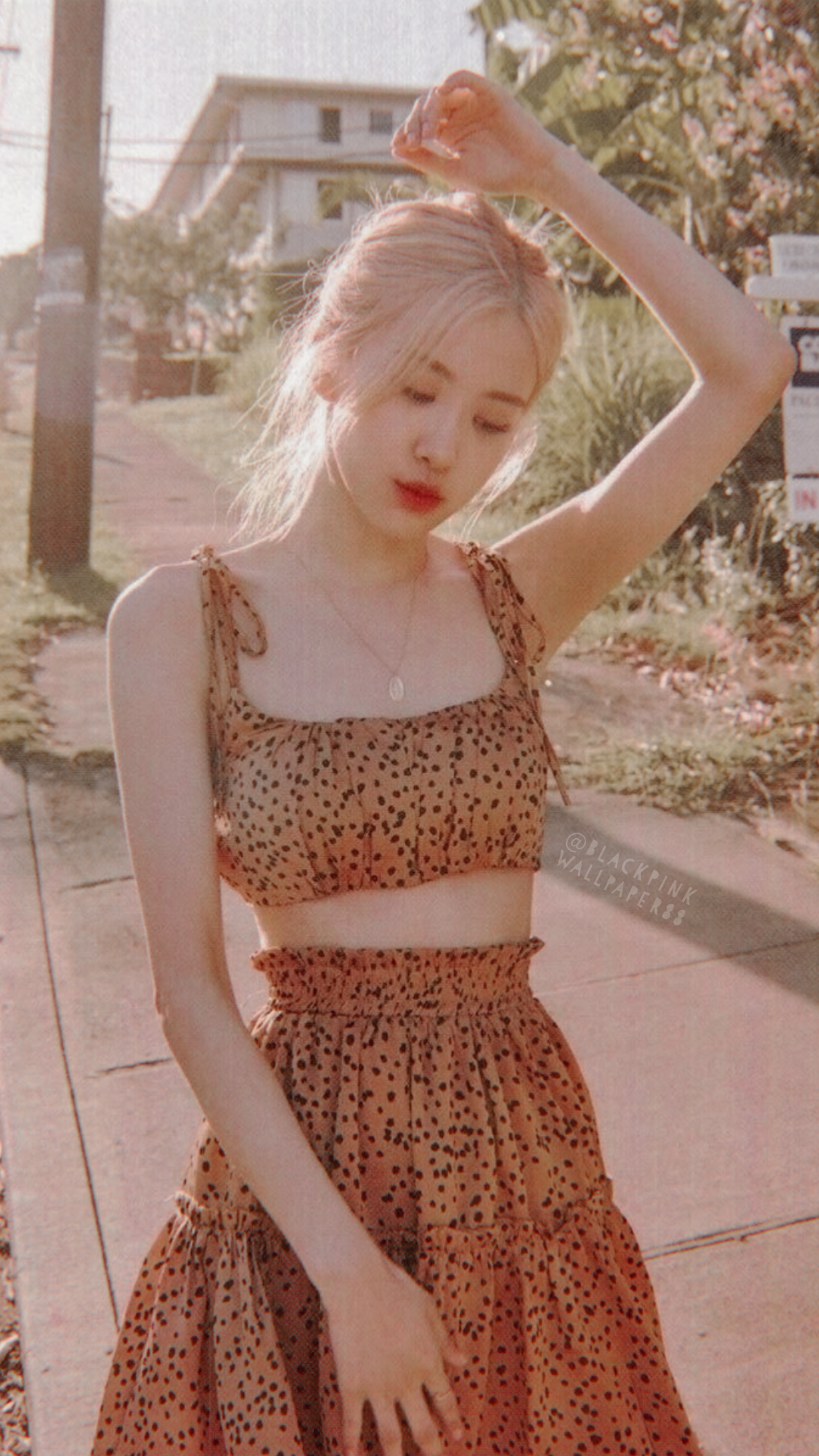 ROSÉ BLACKPINK SUMMER DIARY WALLPAPER. Groovy fashion, Fashion, Blackpink rose