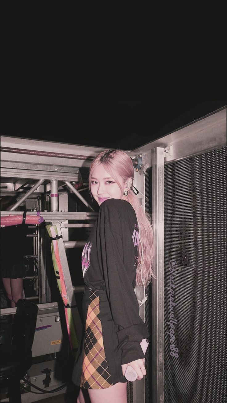 ROSÉ BLACKPINK WALLPAPER