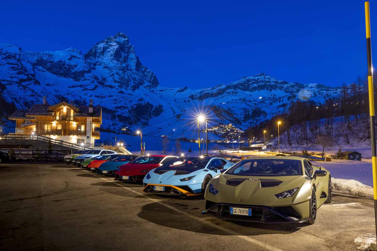 Lamborghini Super Sports Cars In Winter Drive. Wheelz.me English