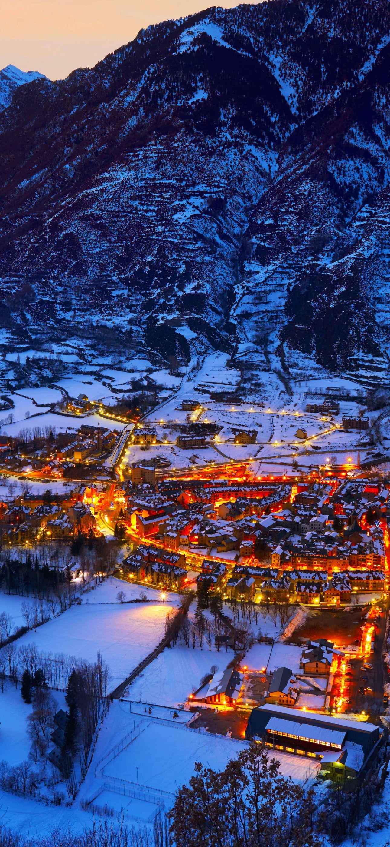 Spanish village Wallpaper 4K, Benasque, Town, Winter, Pyrenees