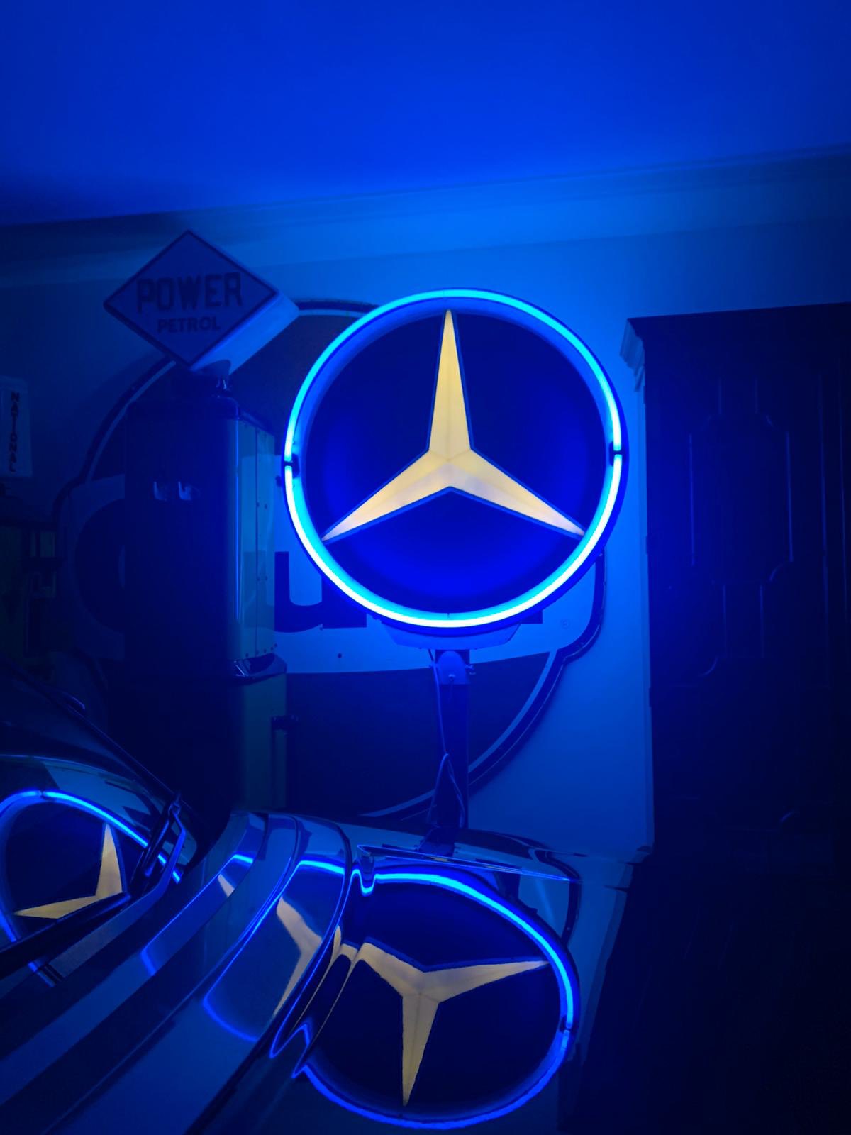 Neon Mercedes Wallpapers - Wallpaper Cave