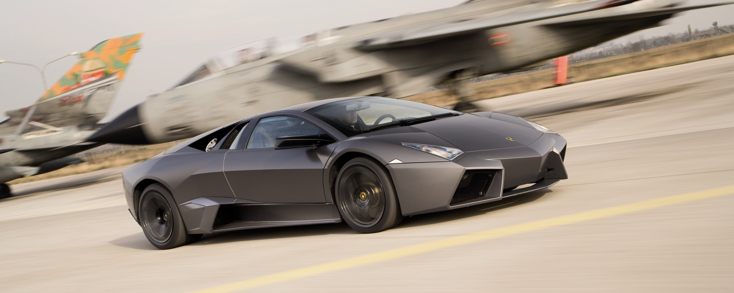 Dual Monitor Car Wallpaper?