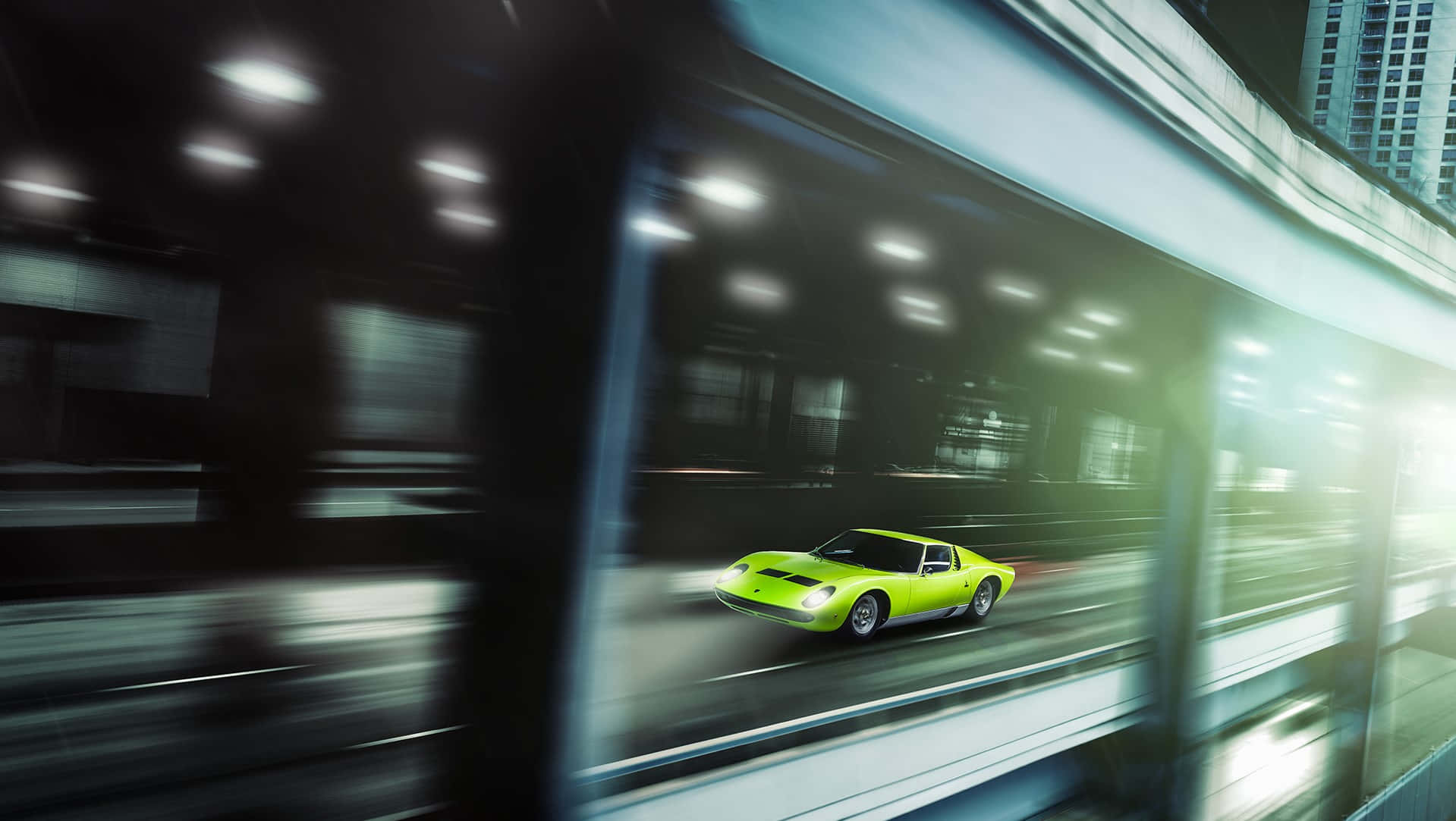 Download Stunning Lamborghini Miura in High Definition Wallpaper