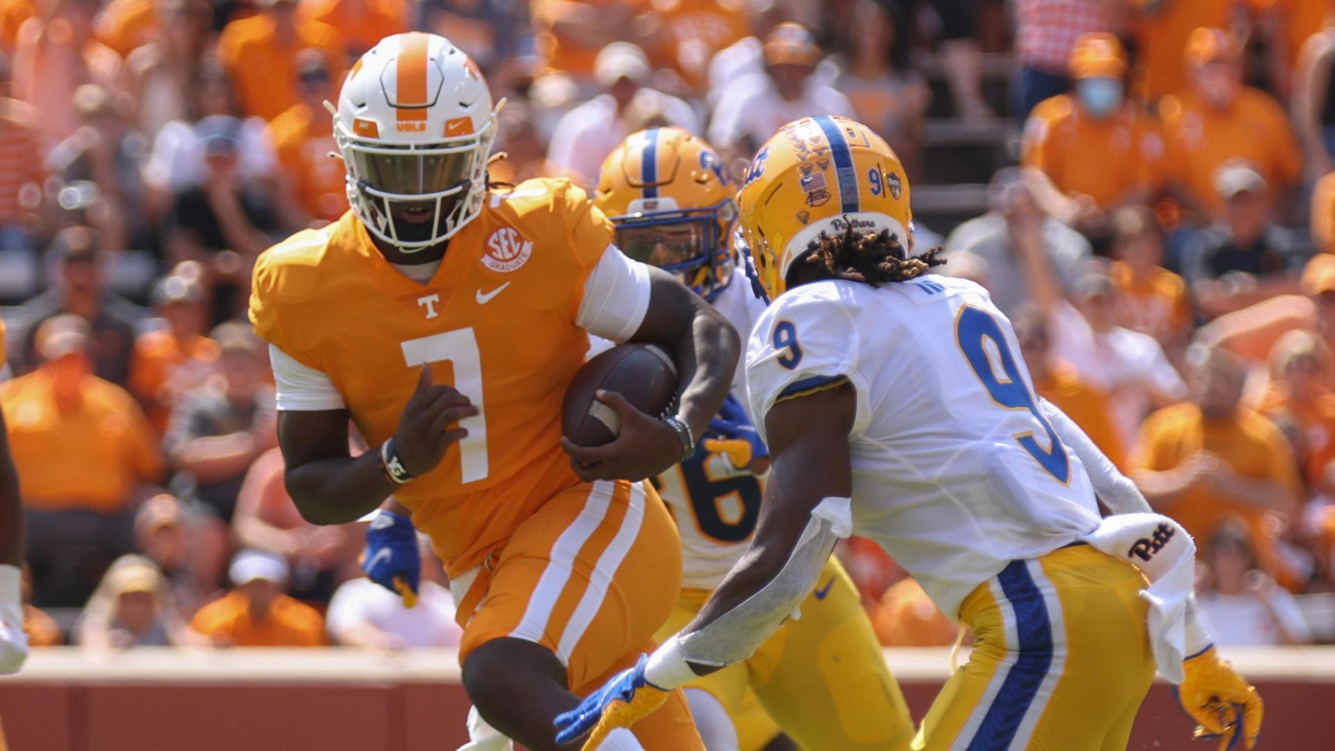 Joe Milton III Breaks Off 54 Yard Run To Get Vols To The 5 Yard Line