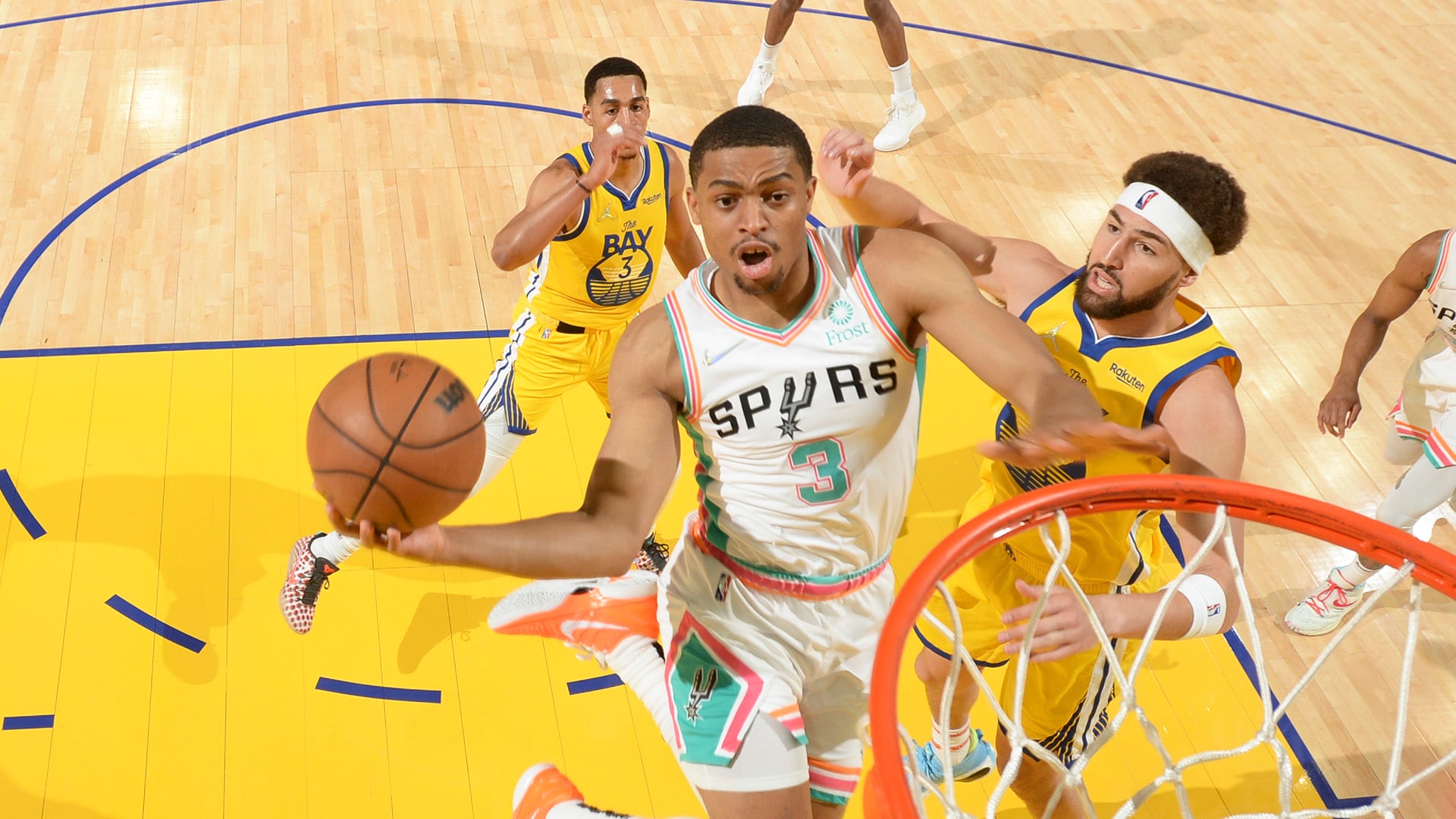 Keldon Johnson officially signs extension with Spurs