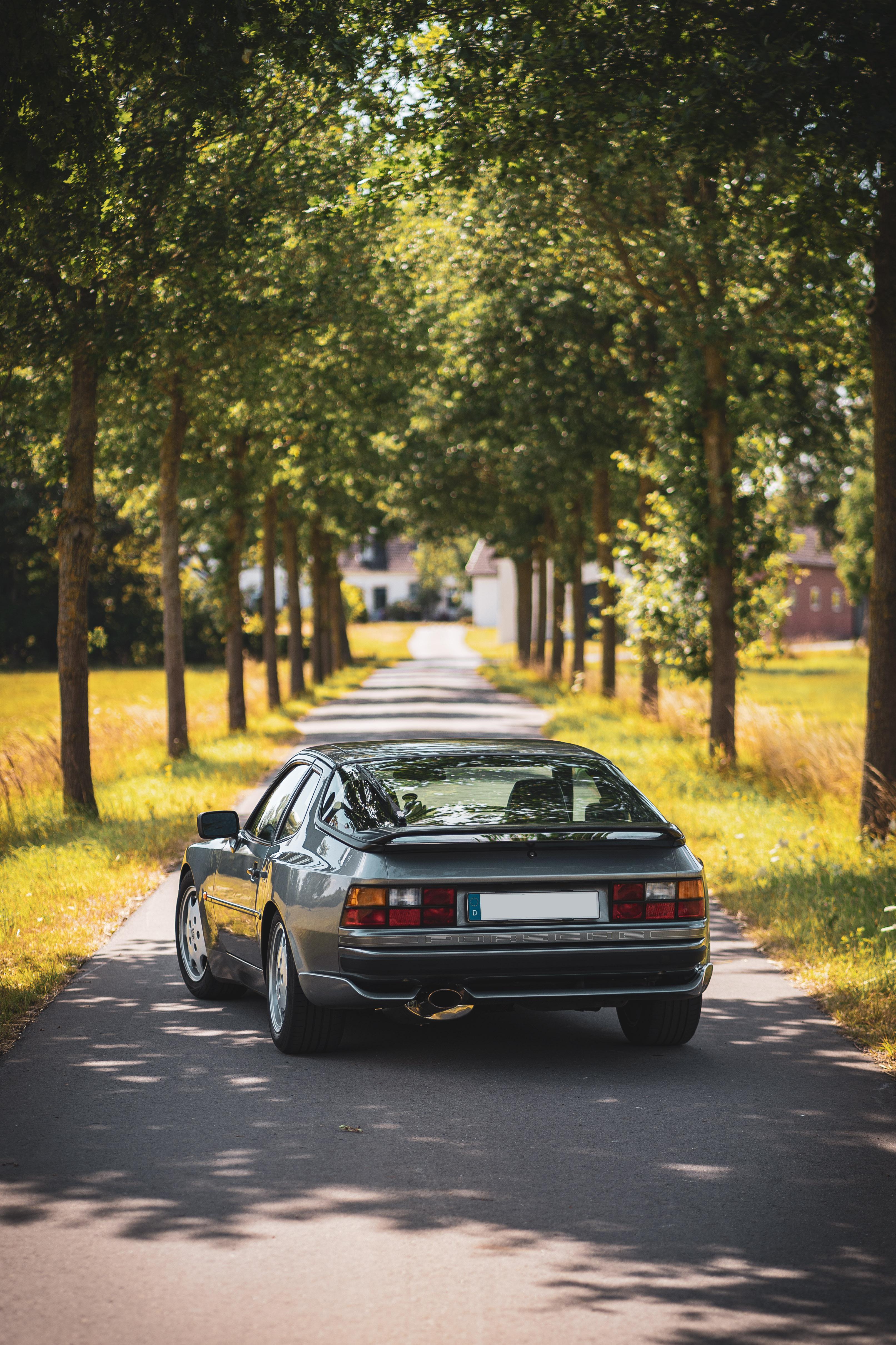 Took some photo of my friends Porsche 944 S2 [3225x4838]
