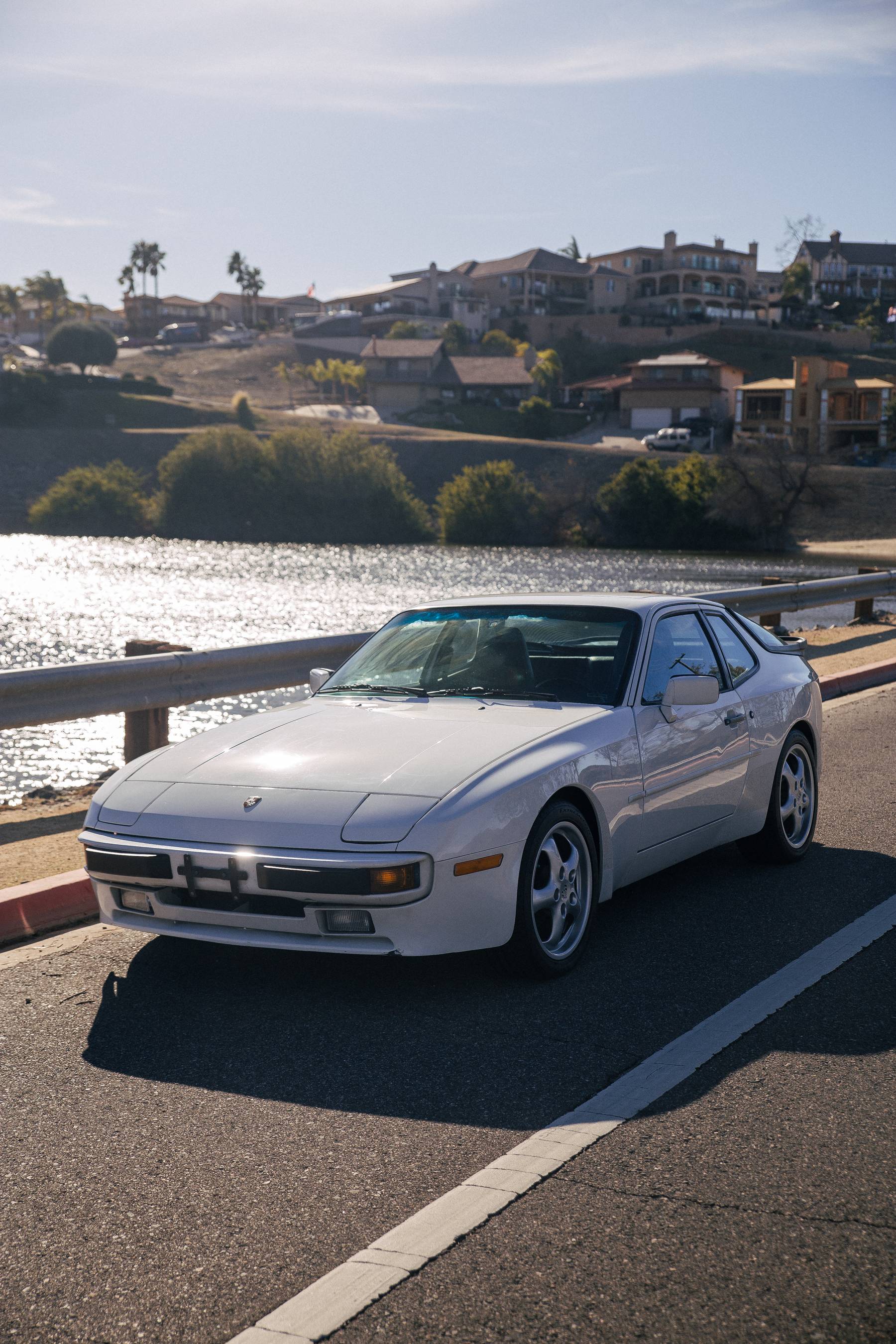 Porsche 944