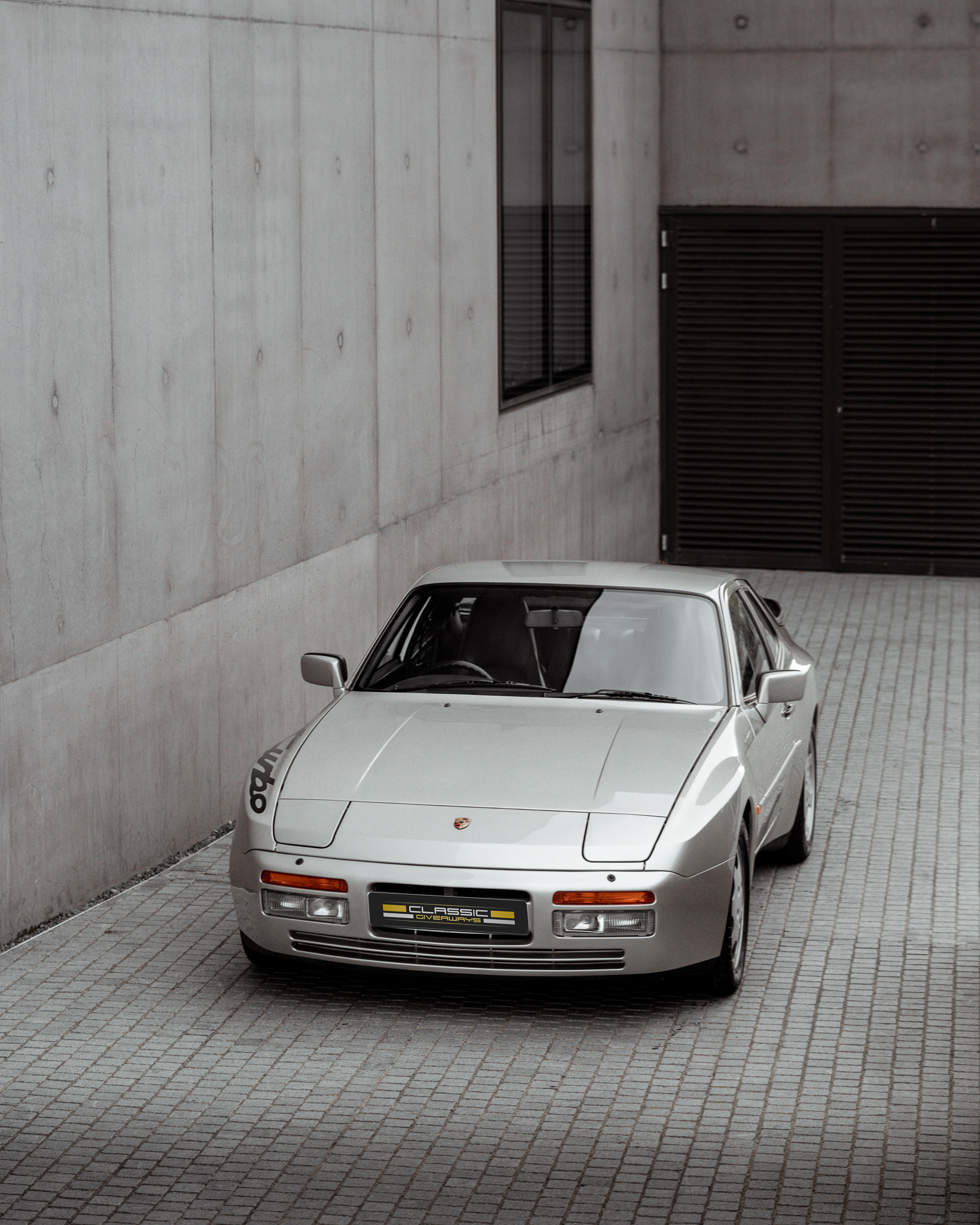 Porsche 944 Turbo S 'Silver Rose'