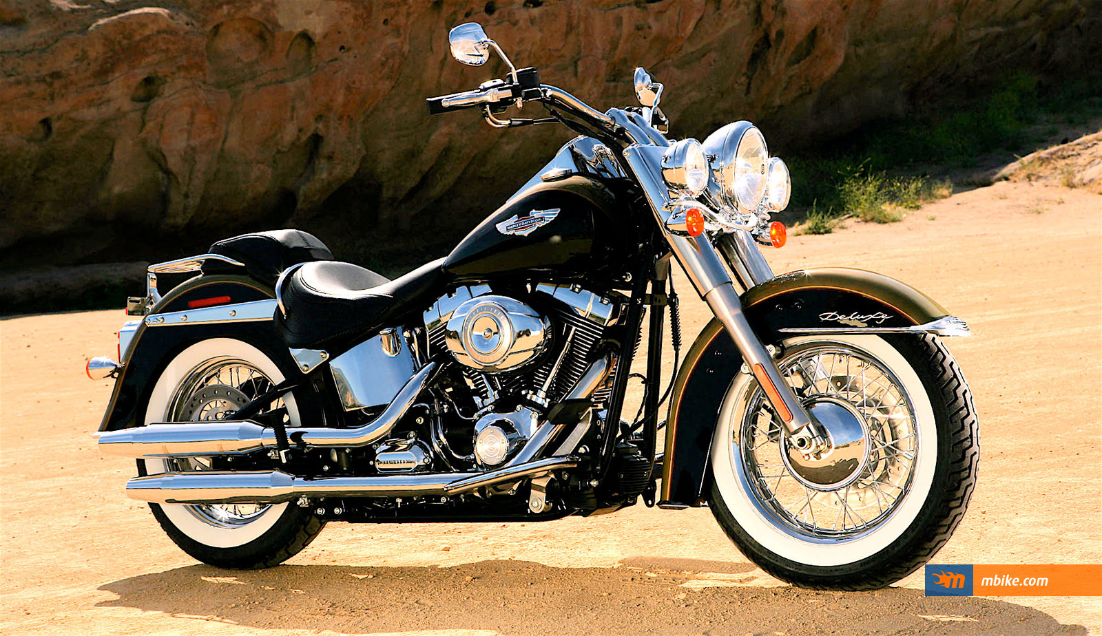 Harley Davidson FLSTN Softail Deluxe Wallpaper