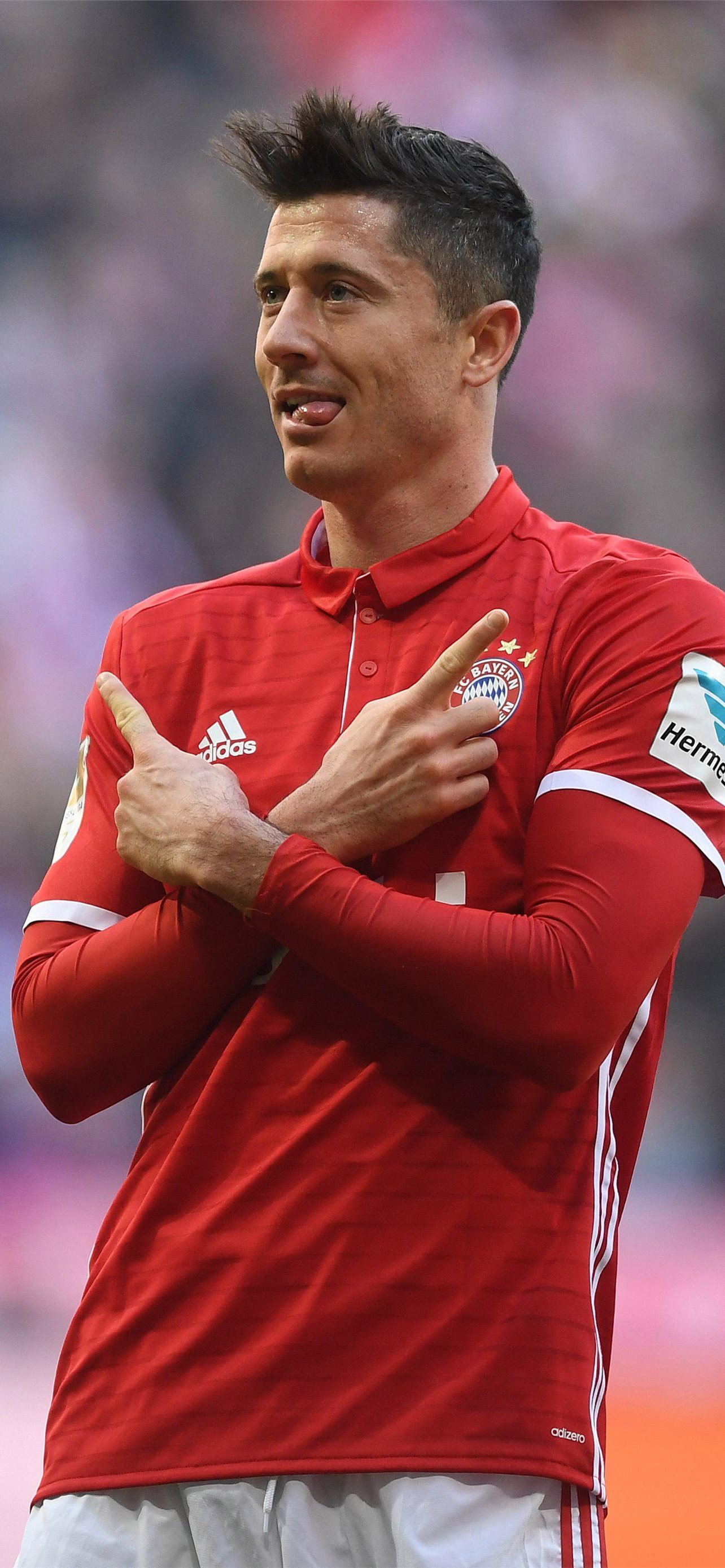 Bayern Munich 8 Hamburg 0 Robert Lewandowski score. iPhone Wallpaper Free Download