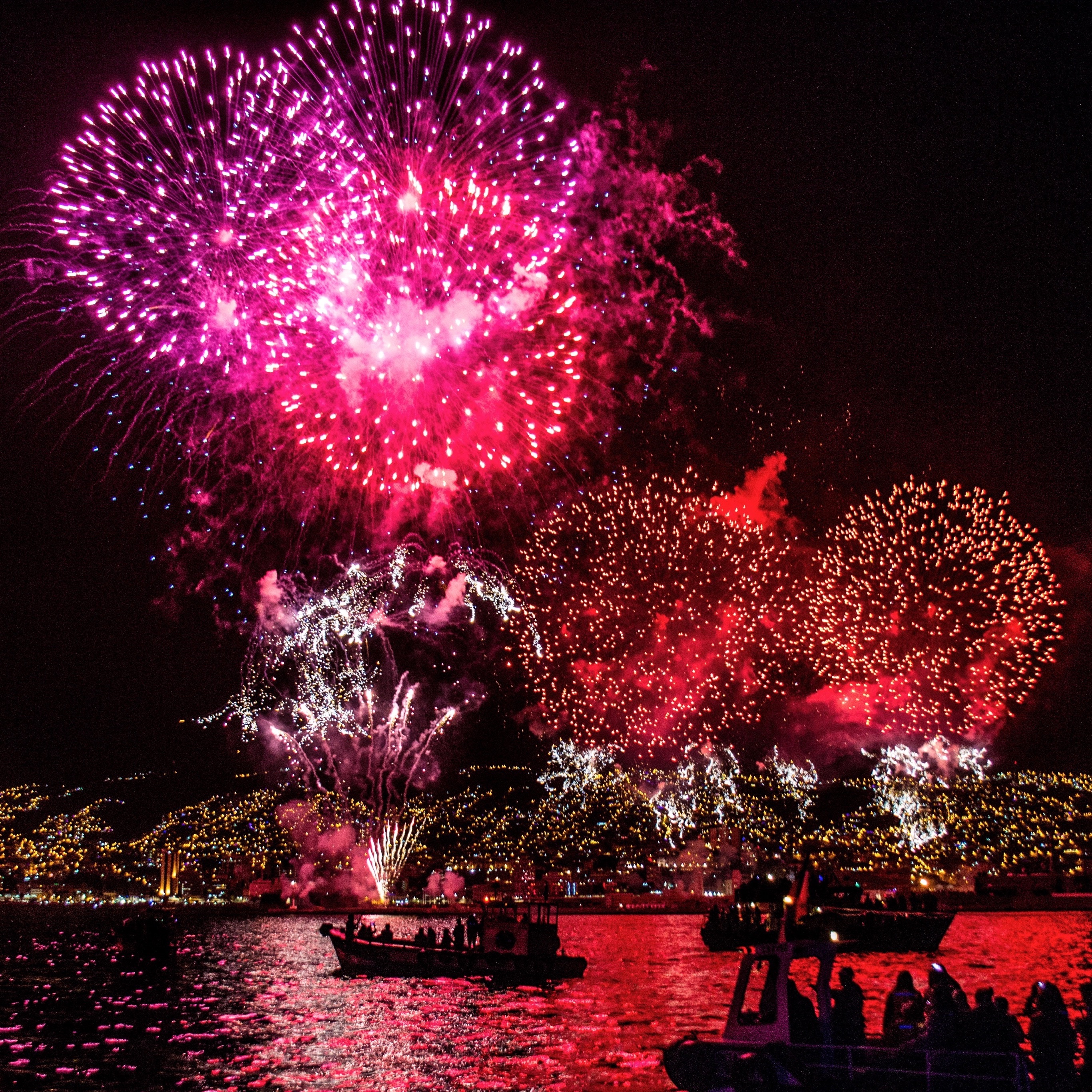 Wallpaper Weekends: Fireworks Wallpaper for iPhone, iPad, Apple Watch