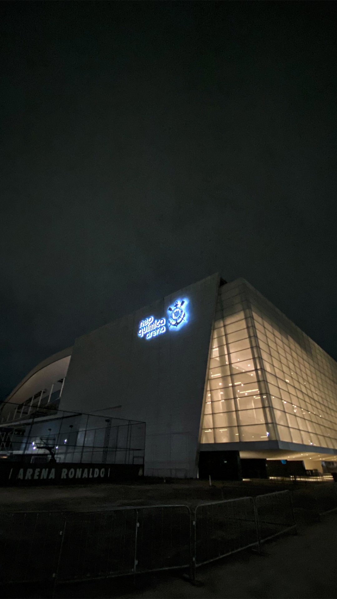 Fundo de tela do Corinthians: Wallpaper da Neo Química Arena à noite