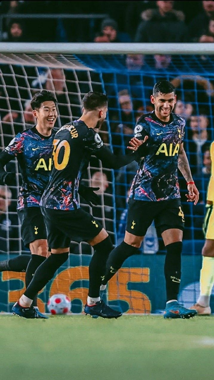 Cuti Romero en el Tottenham. Jugadores de fútbol, Campeones del mundo, Fútbol