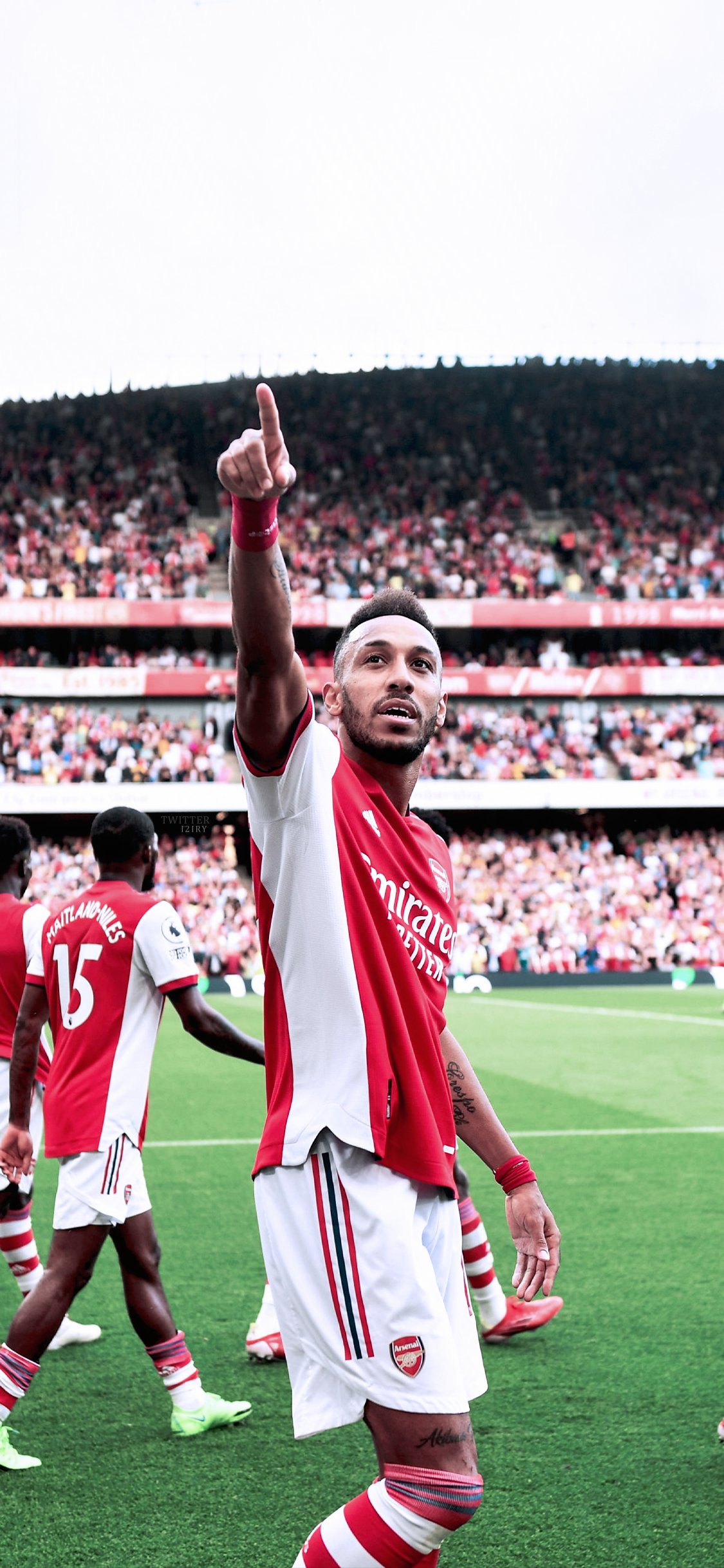 Tadic #Wallpaper └