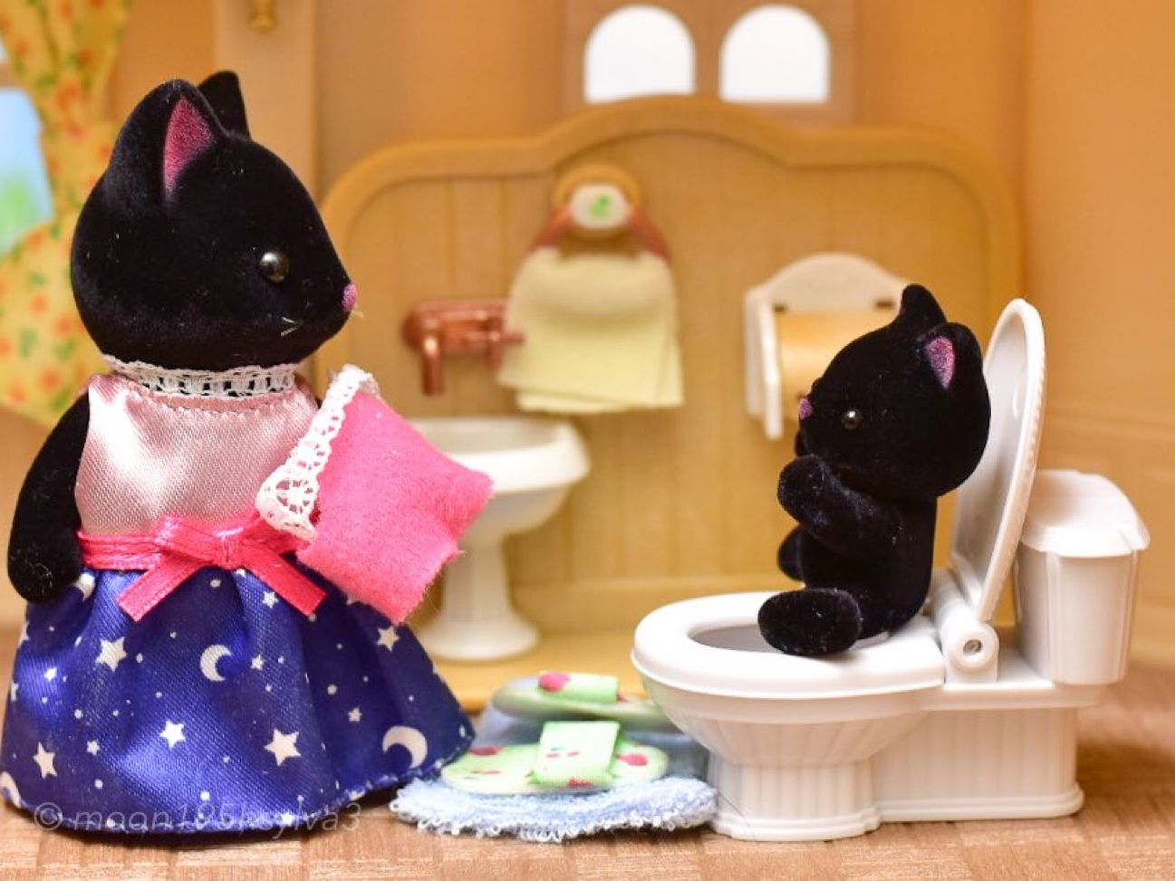 Funny & cute. Calico critters families, Cute dolls, Calico