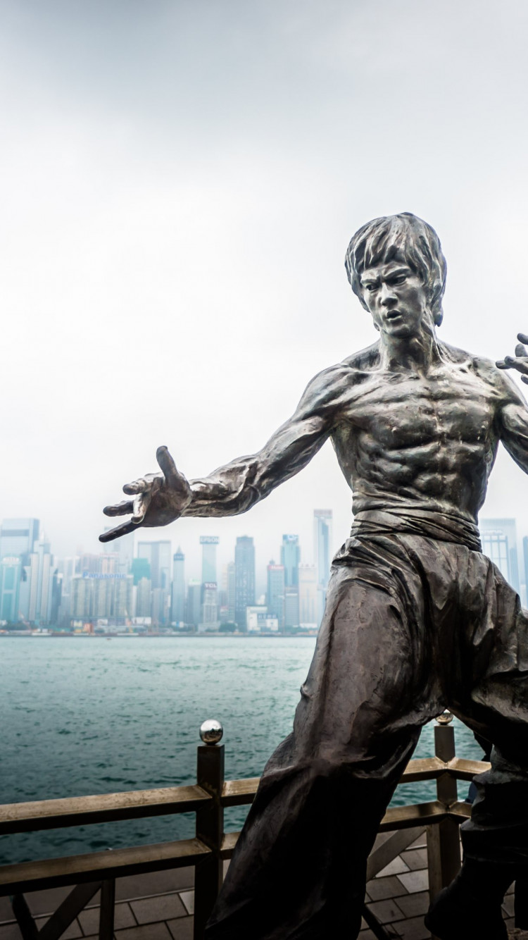 Download wallpaper: Bruce Lee statue from Hong Kong 750x1334