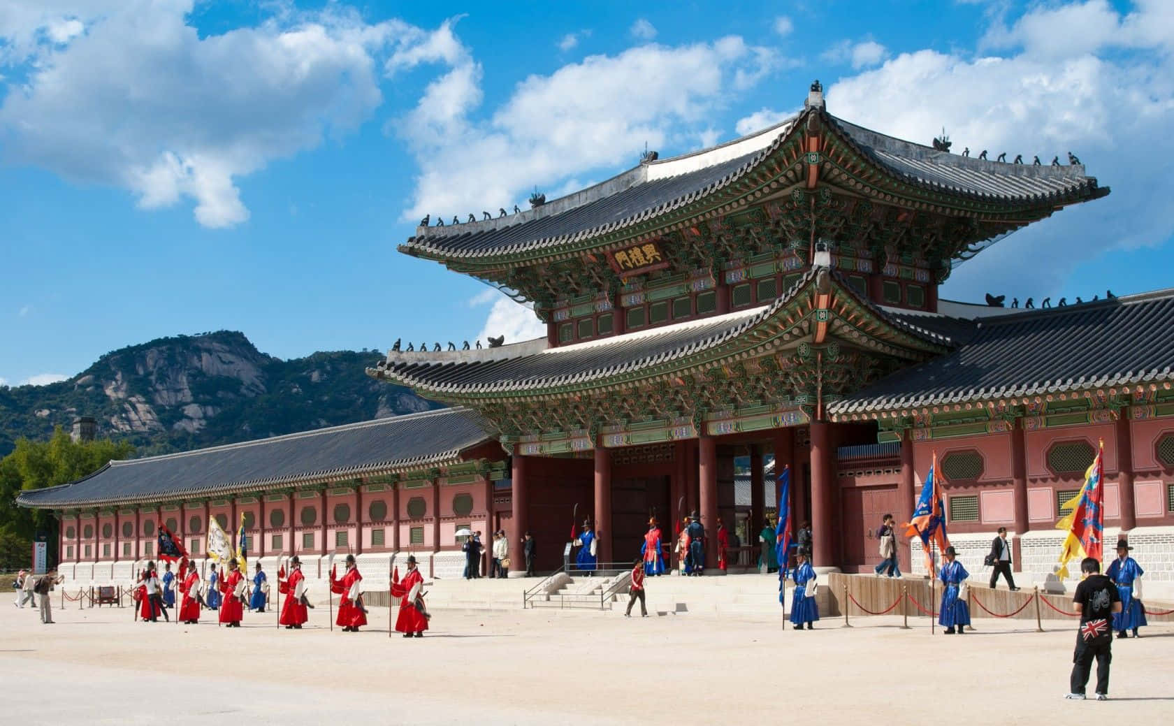 Download Gyeongbokgung Palace From The Side Wallpaper