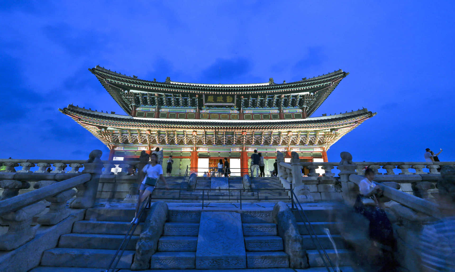 Download Night Tourists At Gyeongbokgung Palace Wallpaper