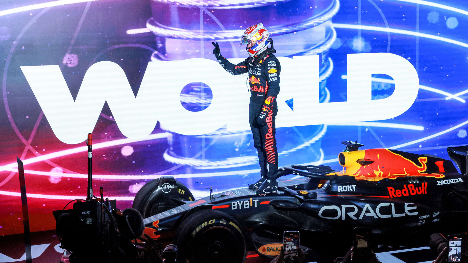 Rivals quick to praise Verstappen as he