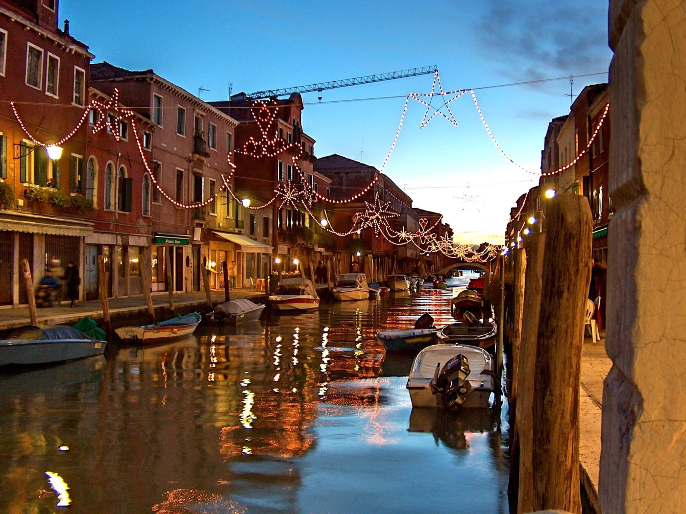 Christmas vacation on the island of Murano, Italy Desktop wallpaper 1400x1050