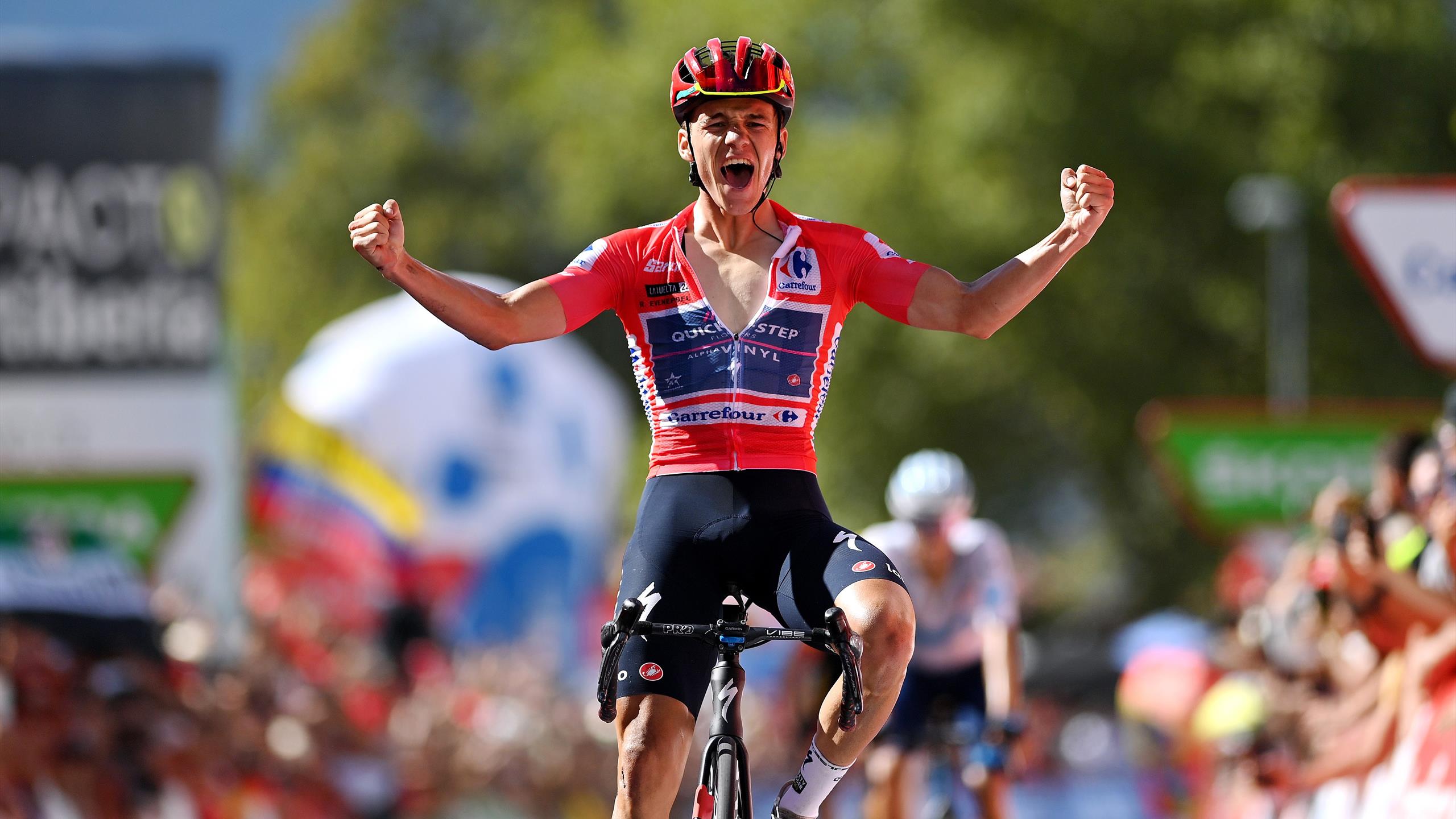 Remco Evenepoel wins in red as breakaway survivor Robert Gesink cruelly denied on Stage 18 at La Vuelta