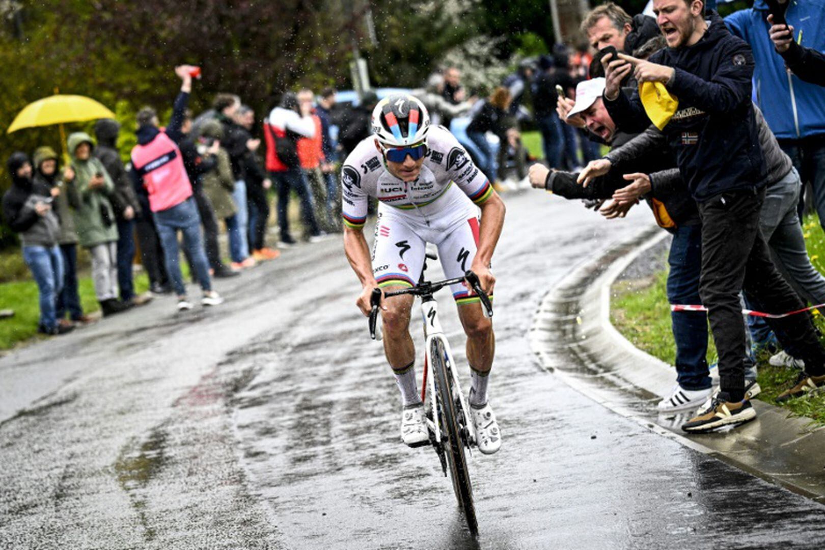Remco Evenepoel: Une Victoire Fantastique En Arc En Ciel
