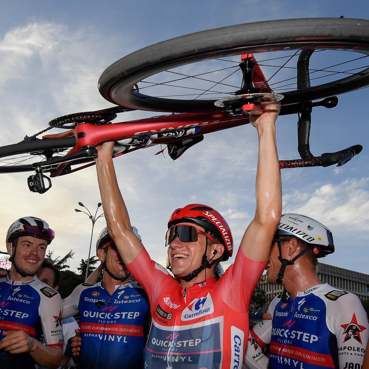 Remco Evenepoel cruises to Vuelta a España victory in final stage. Vuelta a España